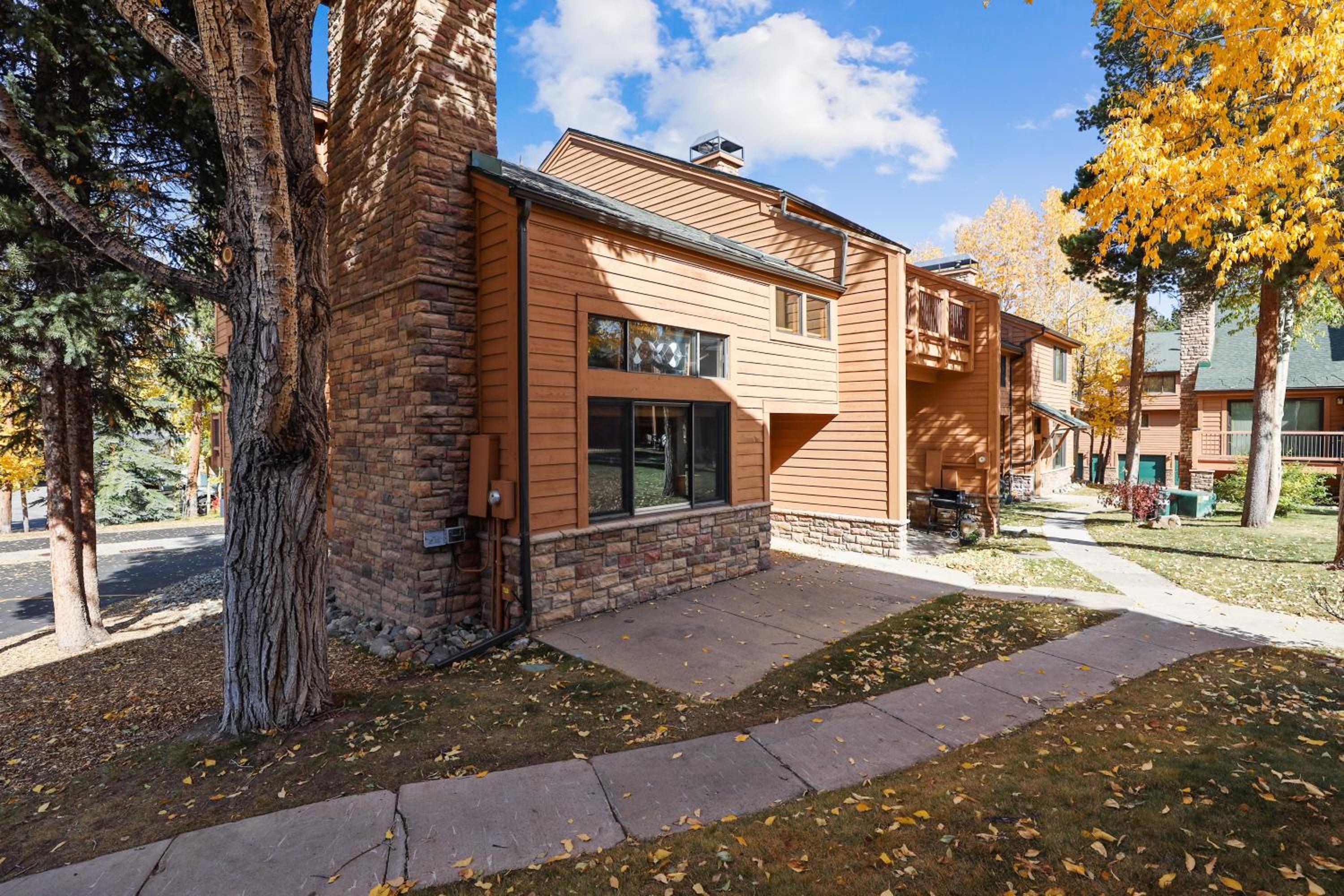 Multi-level Cedars 2 Townhome