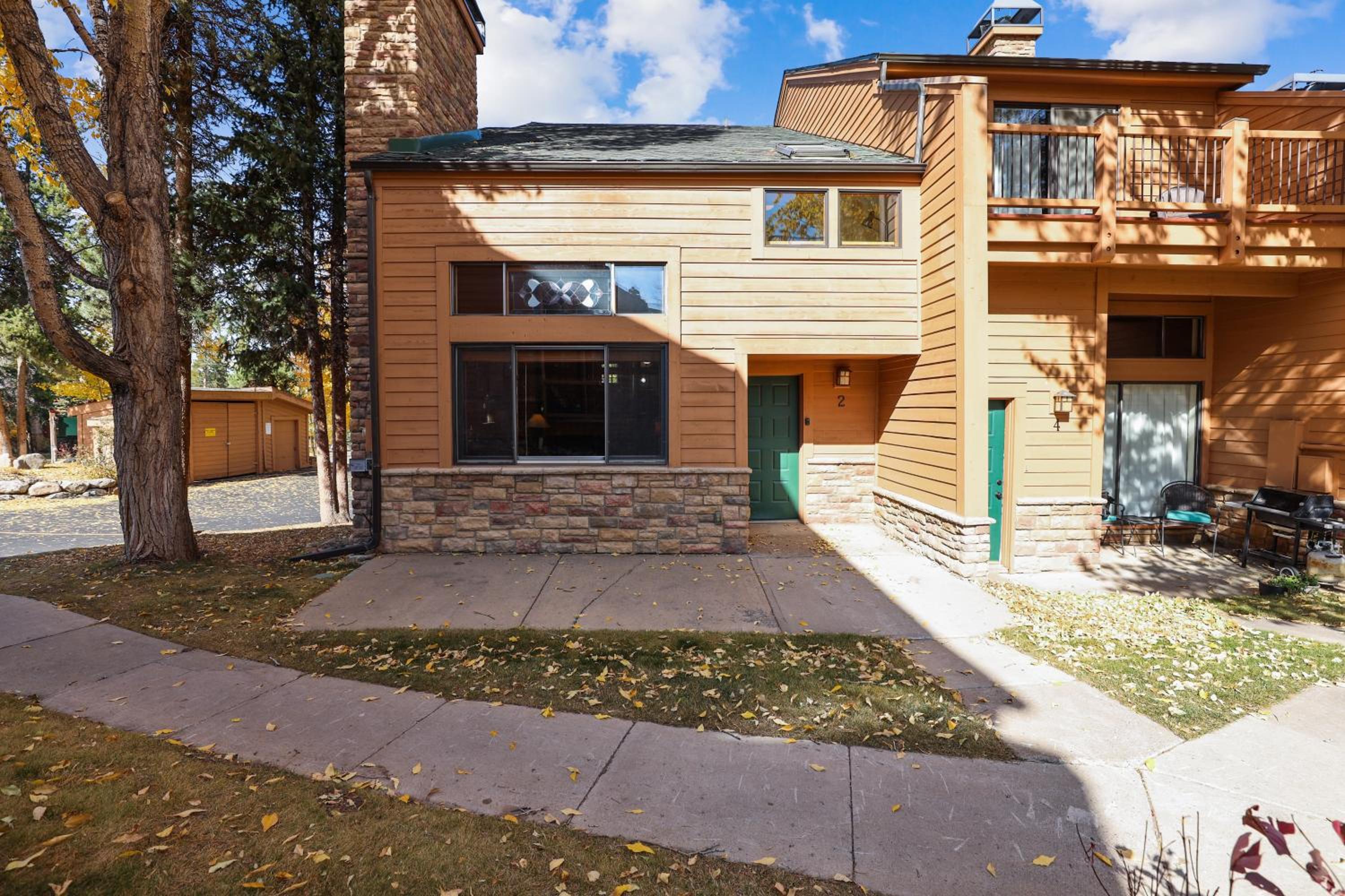Multi-level Cedars 2 Townhome