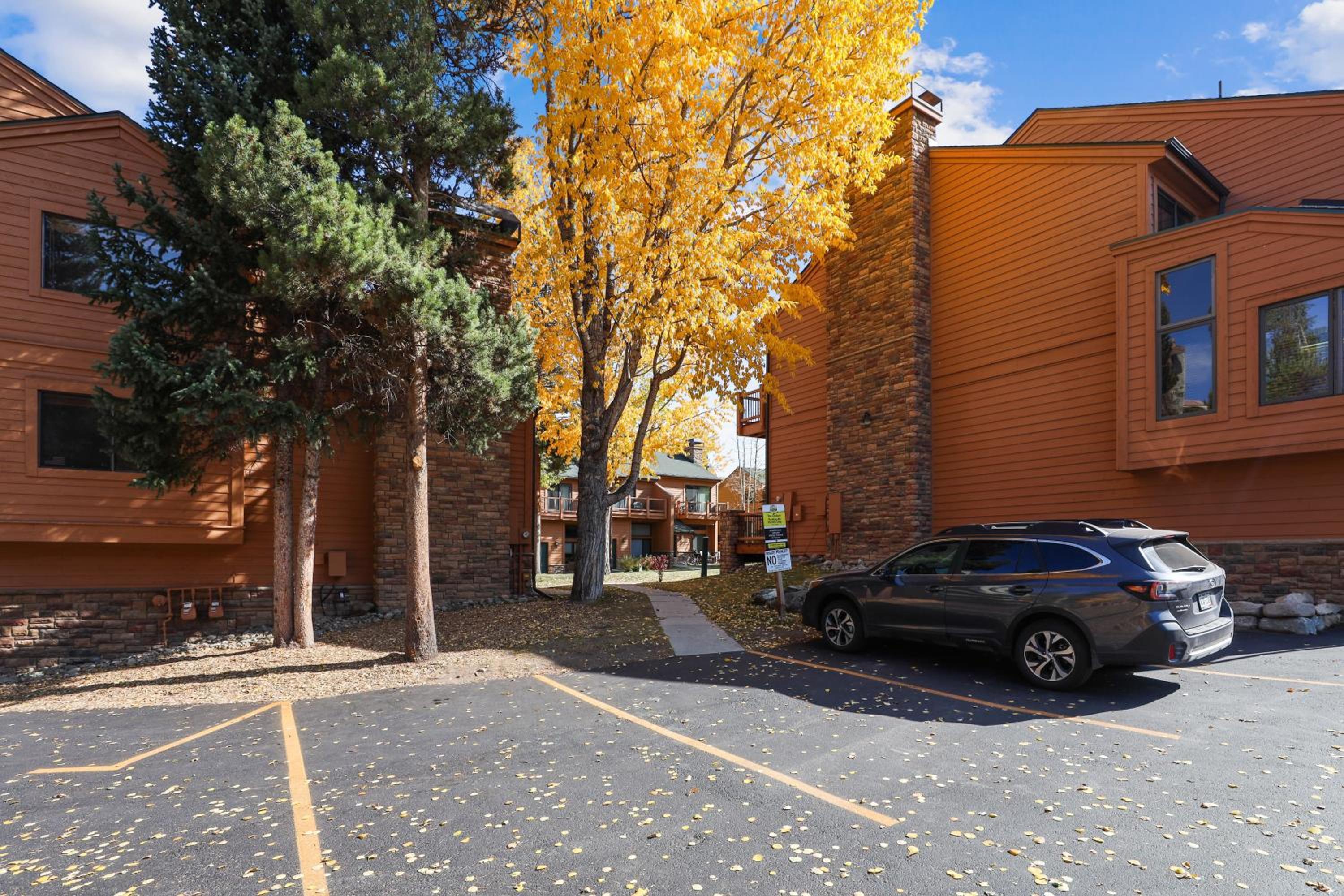 Multi-level Cedars 2 Townhome