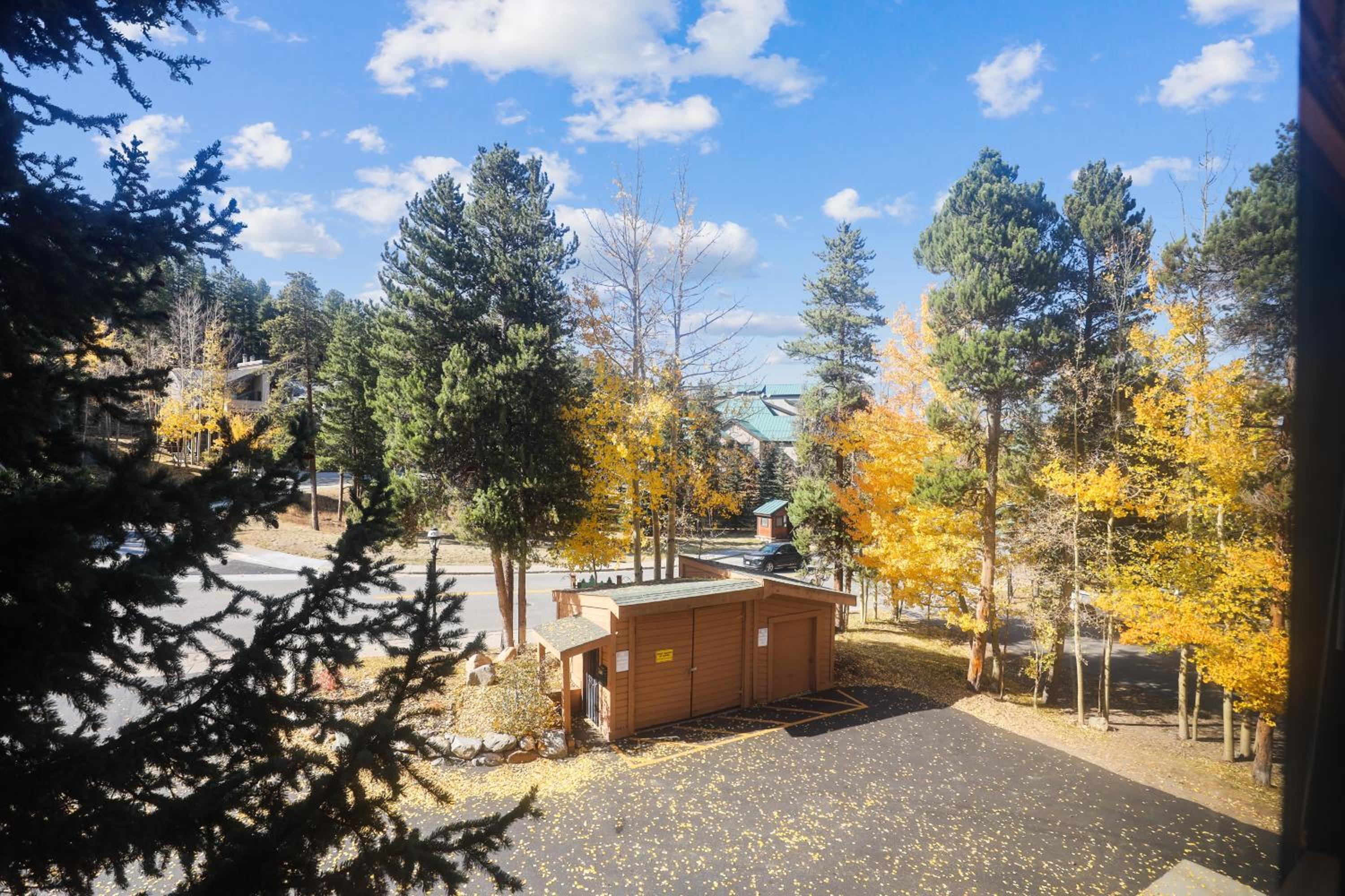 Multi-level Cedars 2 Townhome