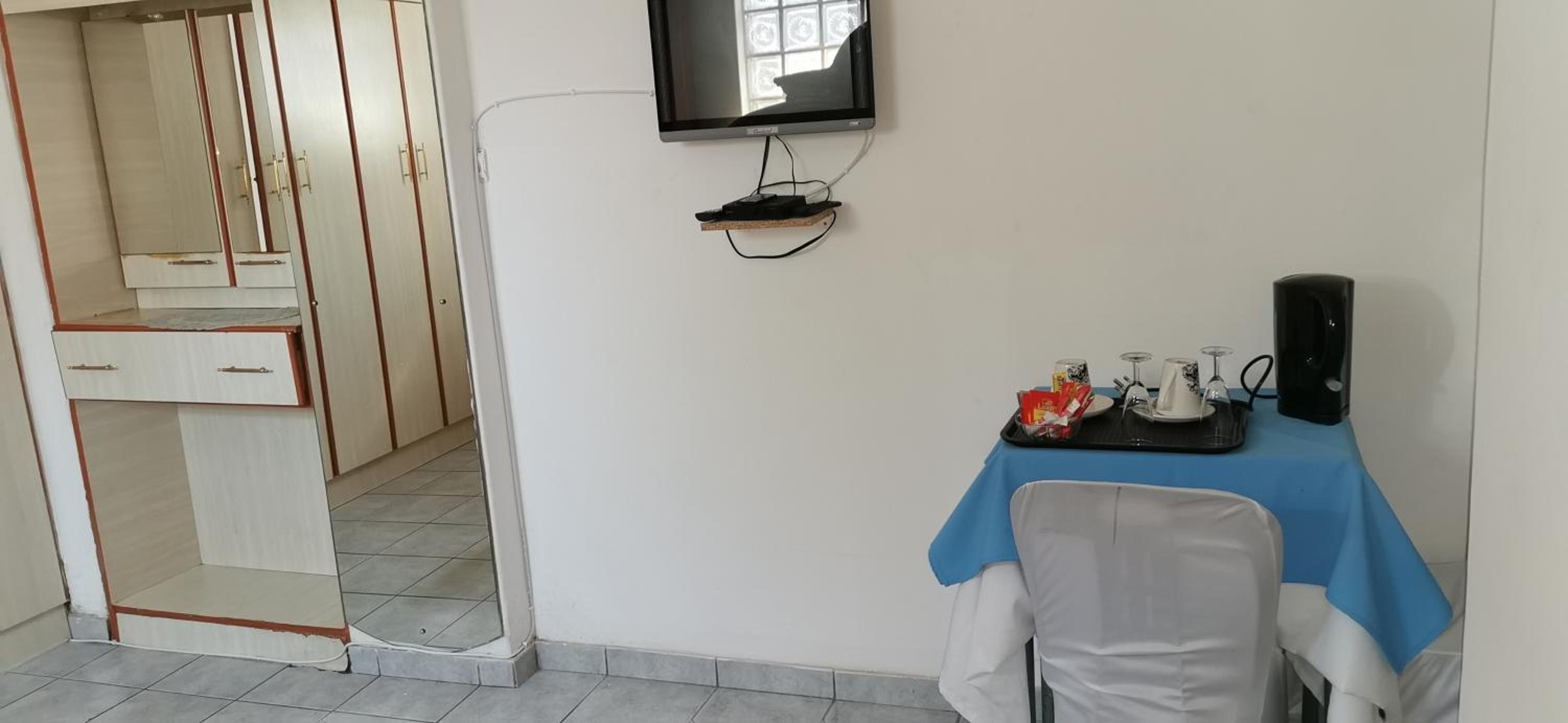 hotel room
