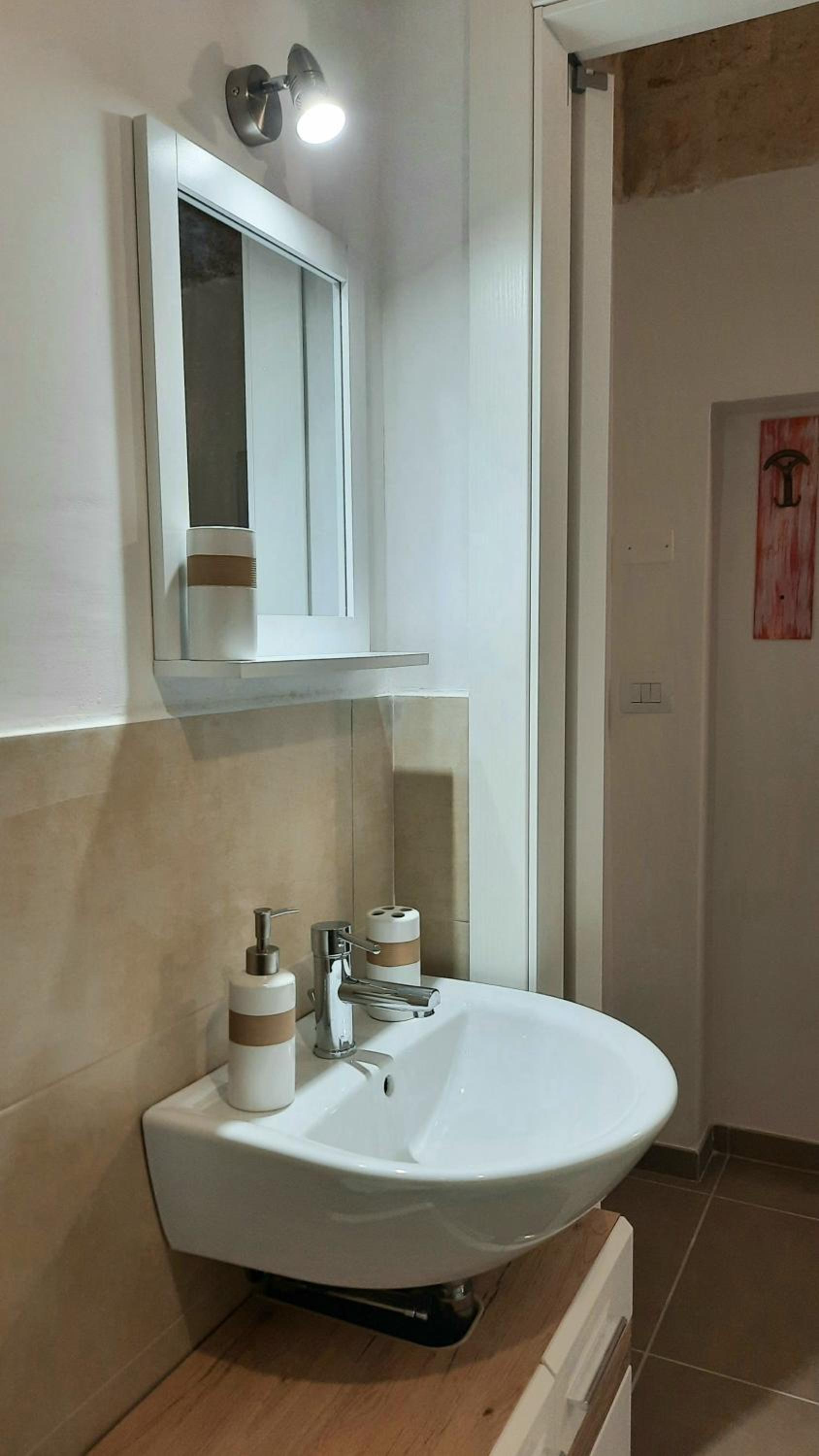 I Due Carrubi en Ostuni — bathroom