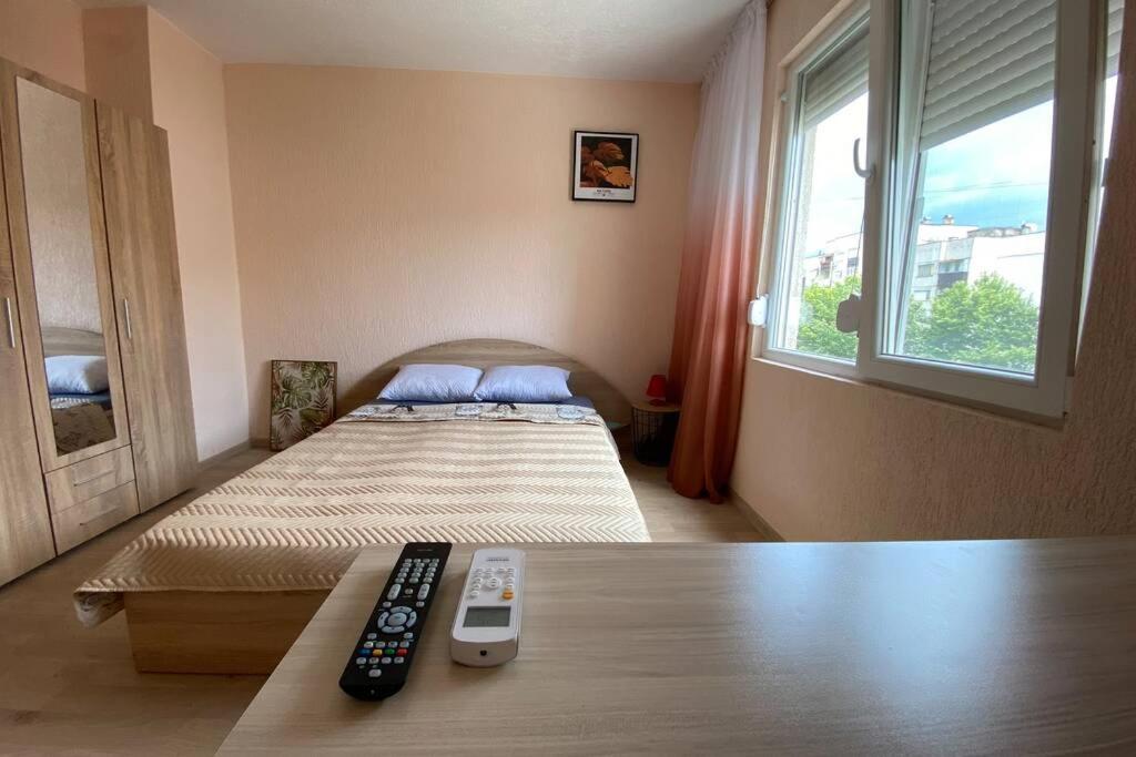 Sunny apartment by the river view 3