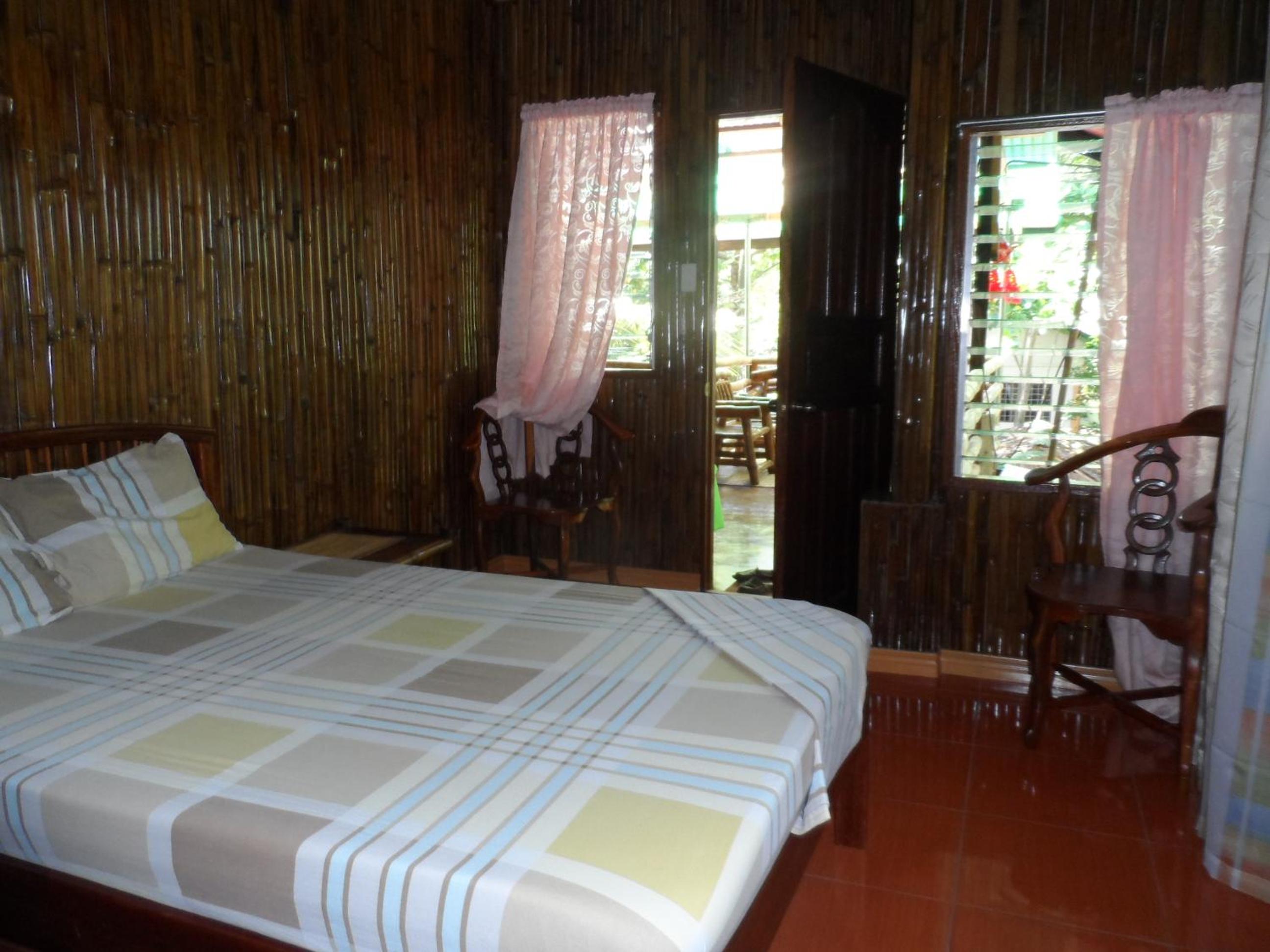 Victoria Guest House and Cottages