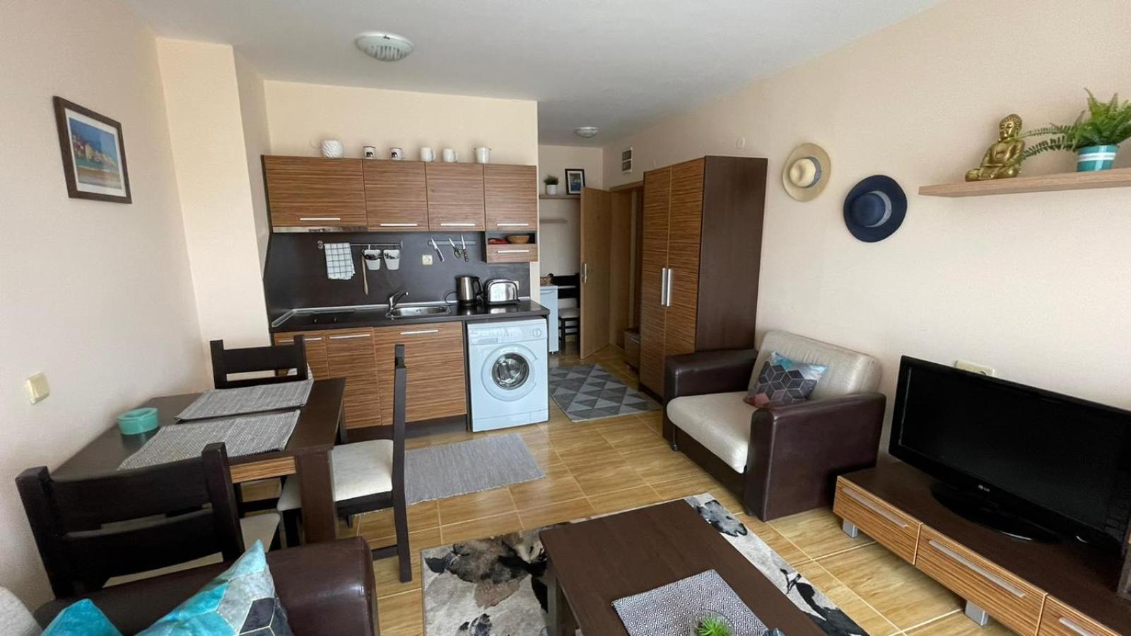 Paradise Dreams apartment view 5