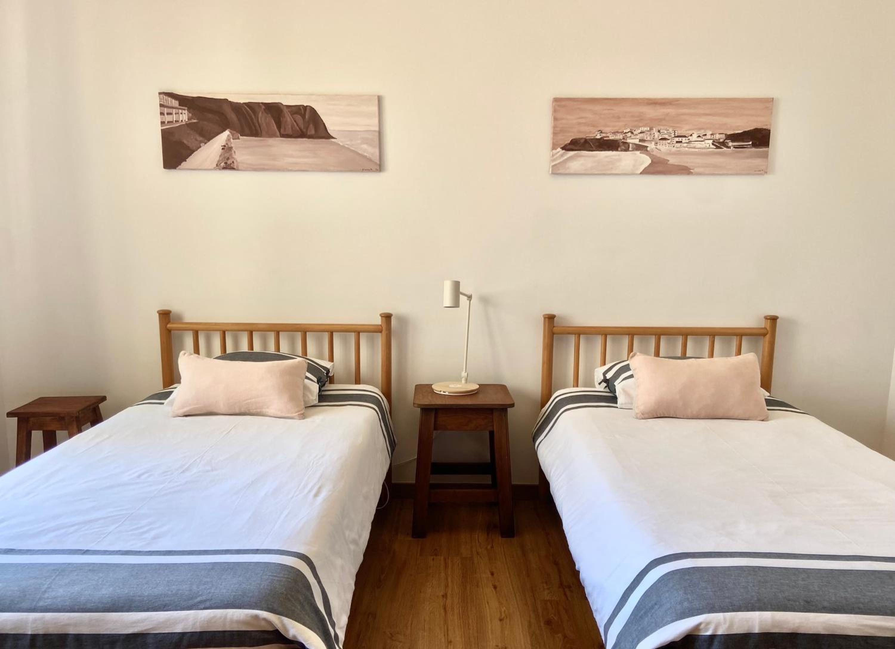 Family beach house, sea view, pool, Colares near Sintra