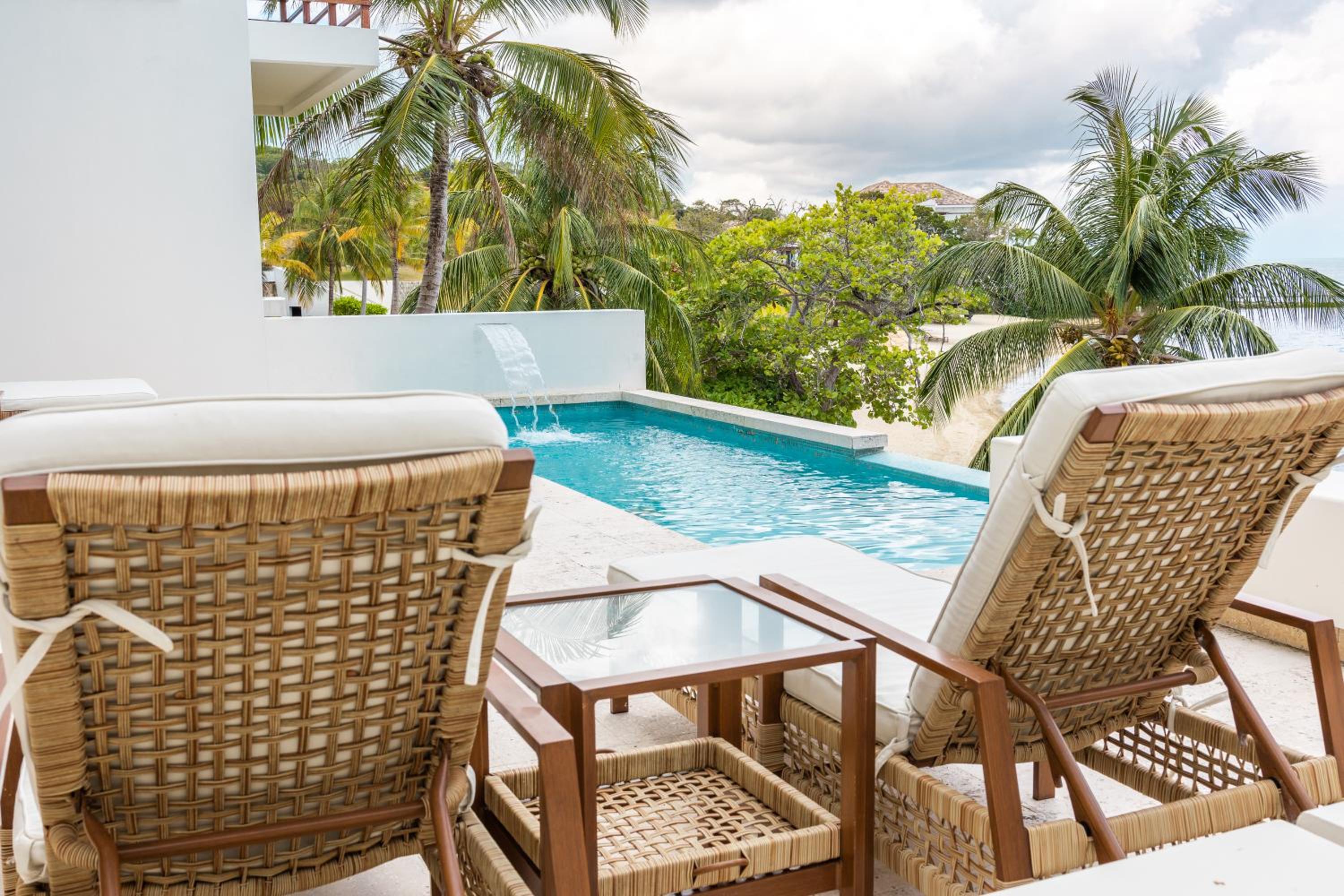 Las Verandas Hotel & Villas