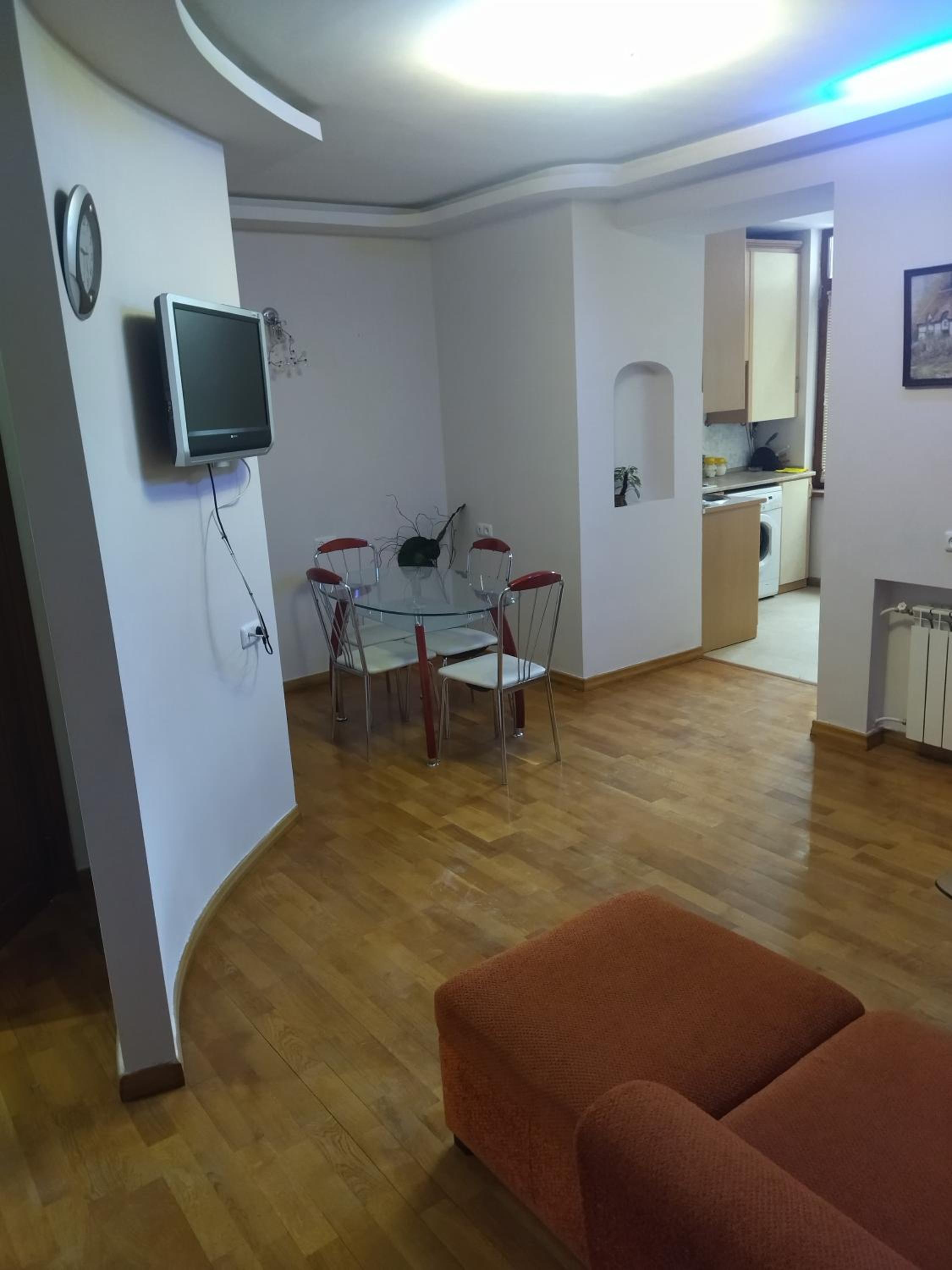 Abovyan 36 Apt & Tour