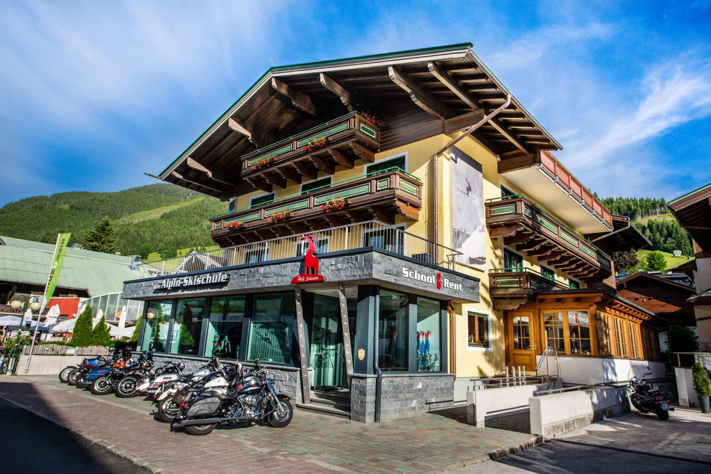 HELI'S Bed & Breakfast