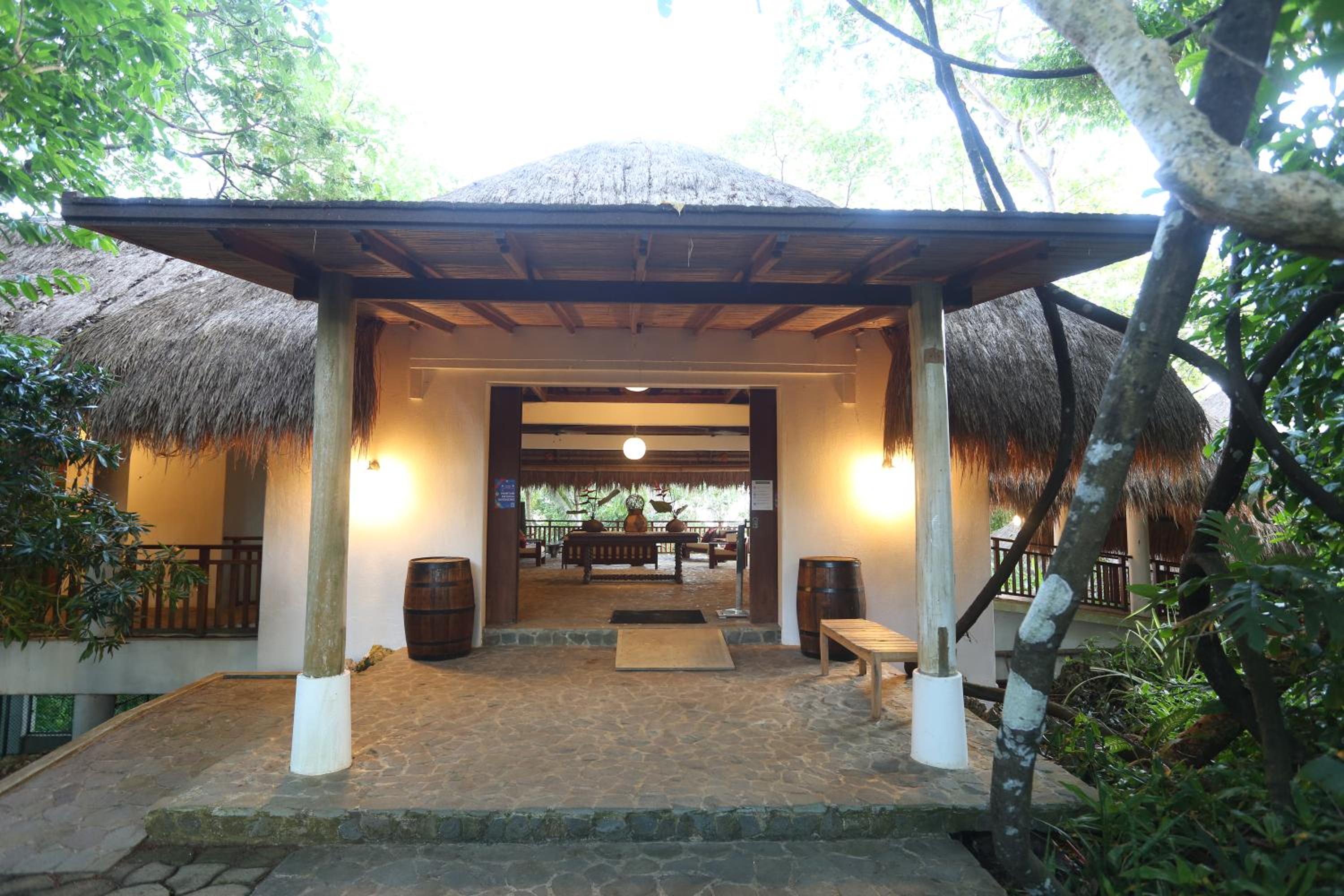 Amun Ini Beach Resort & Spa