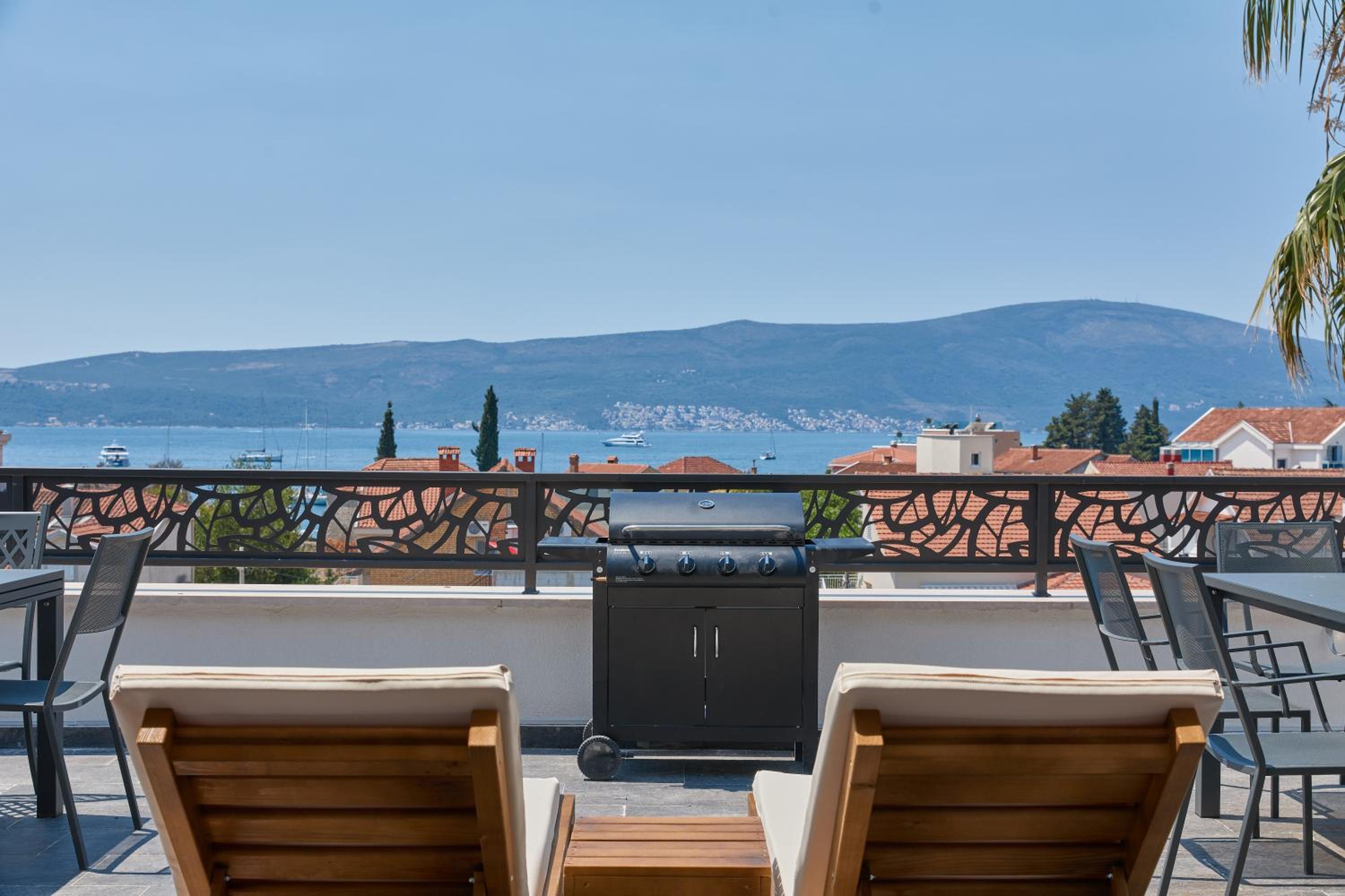 Photo 32
