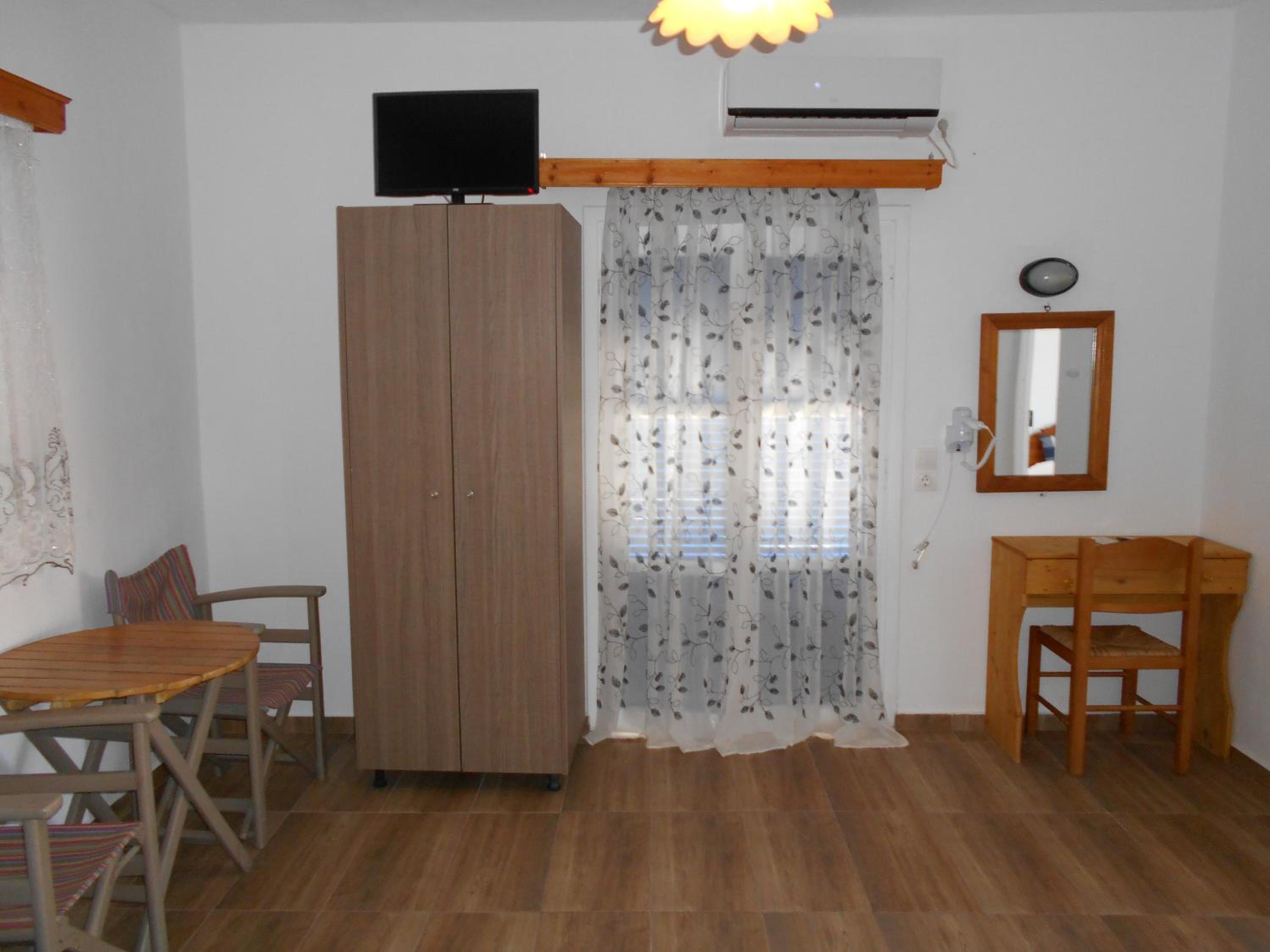 Studios Apartments Kapetanios