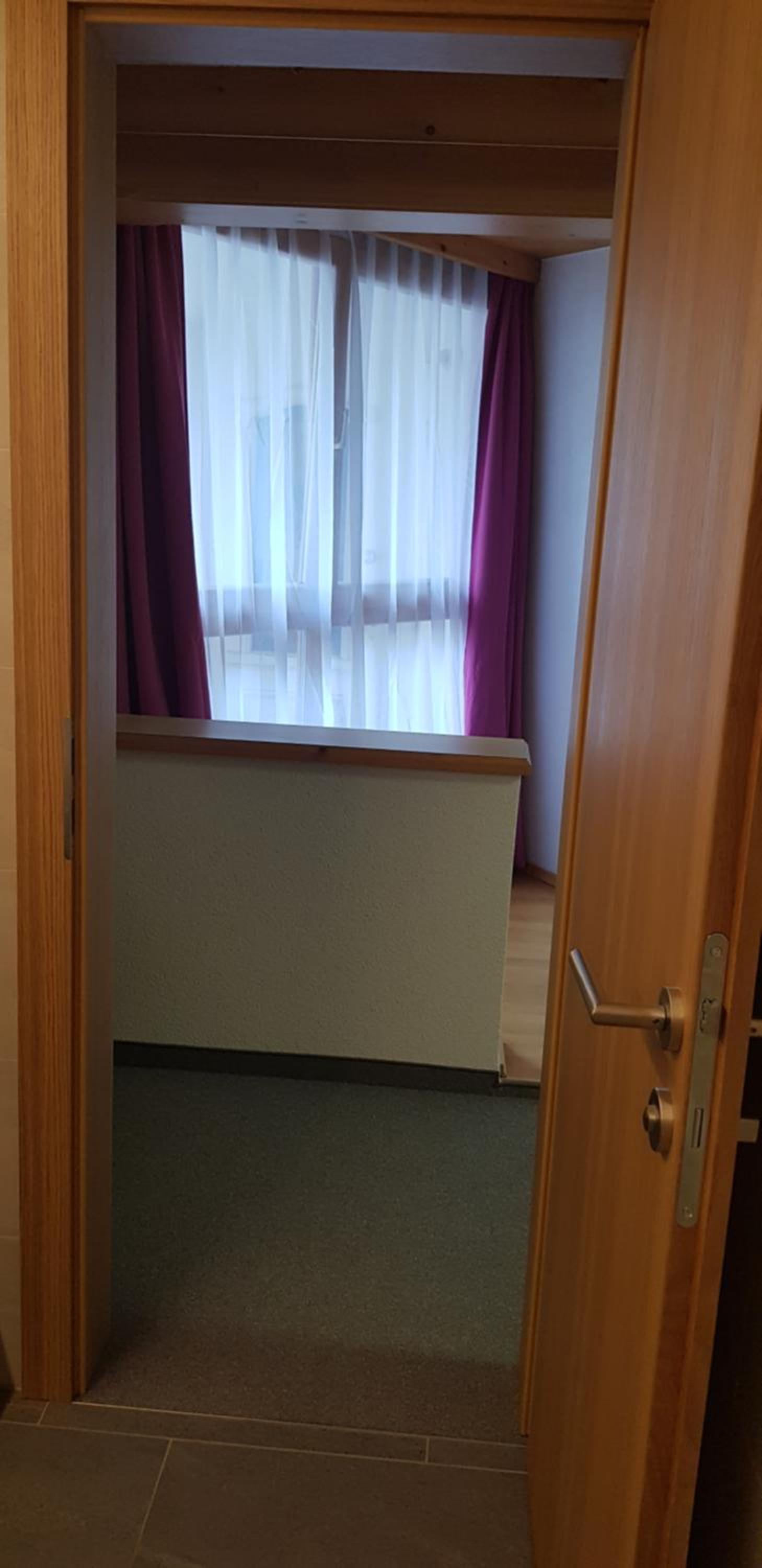 Apart Lenz