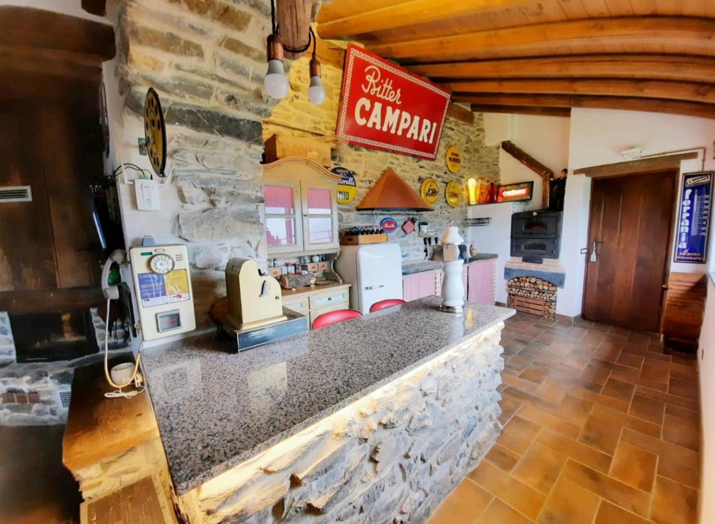 IL SANTO GRAAL view 3