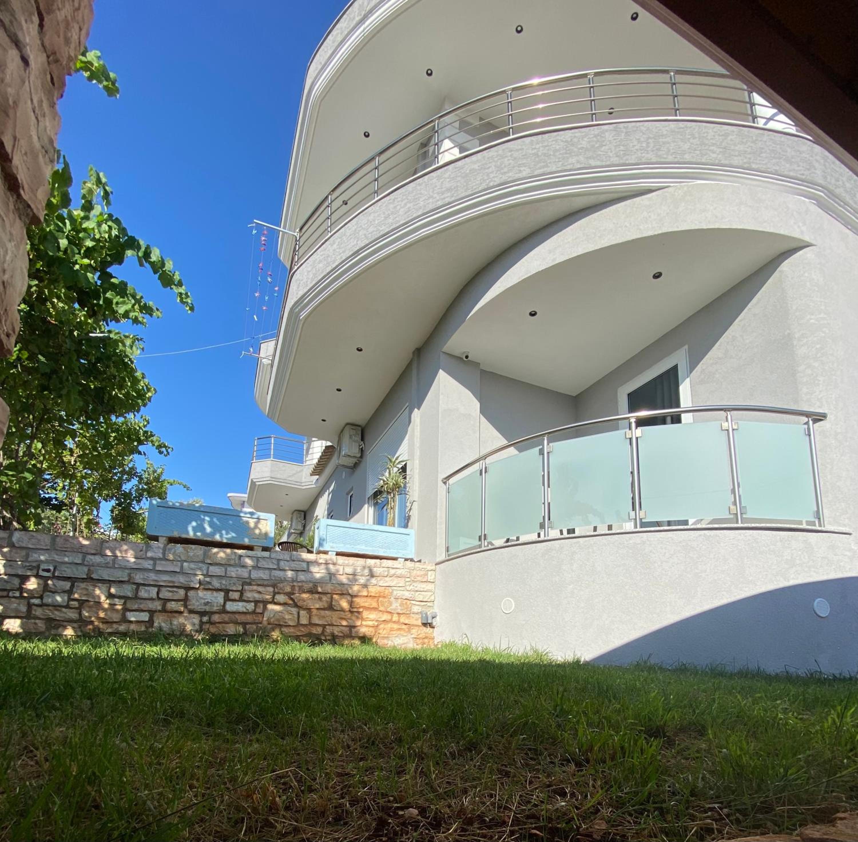 Vila Neli
