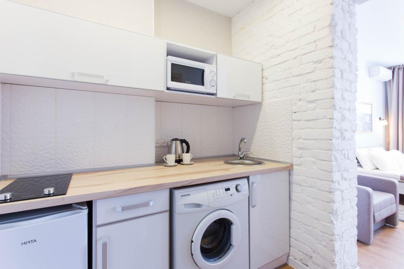 Cozy apartment beside metro Yaroslava Mudroho, Universytet - Chernyshevska str 95-6 view 2