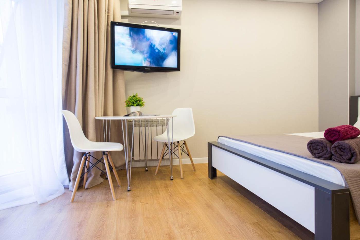New studio in the city center - Mykoly Khvylovoho str 5-2 view 3