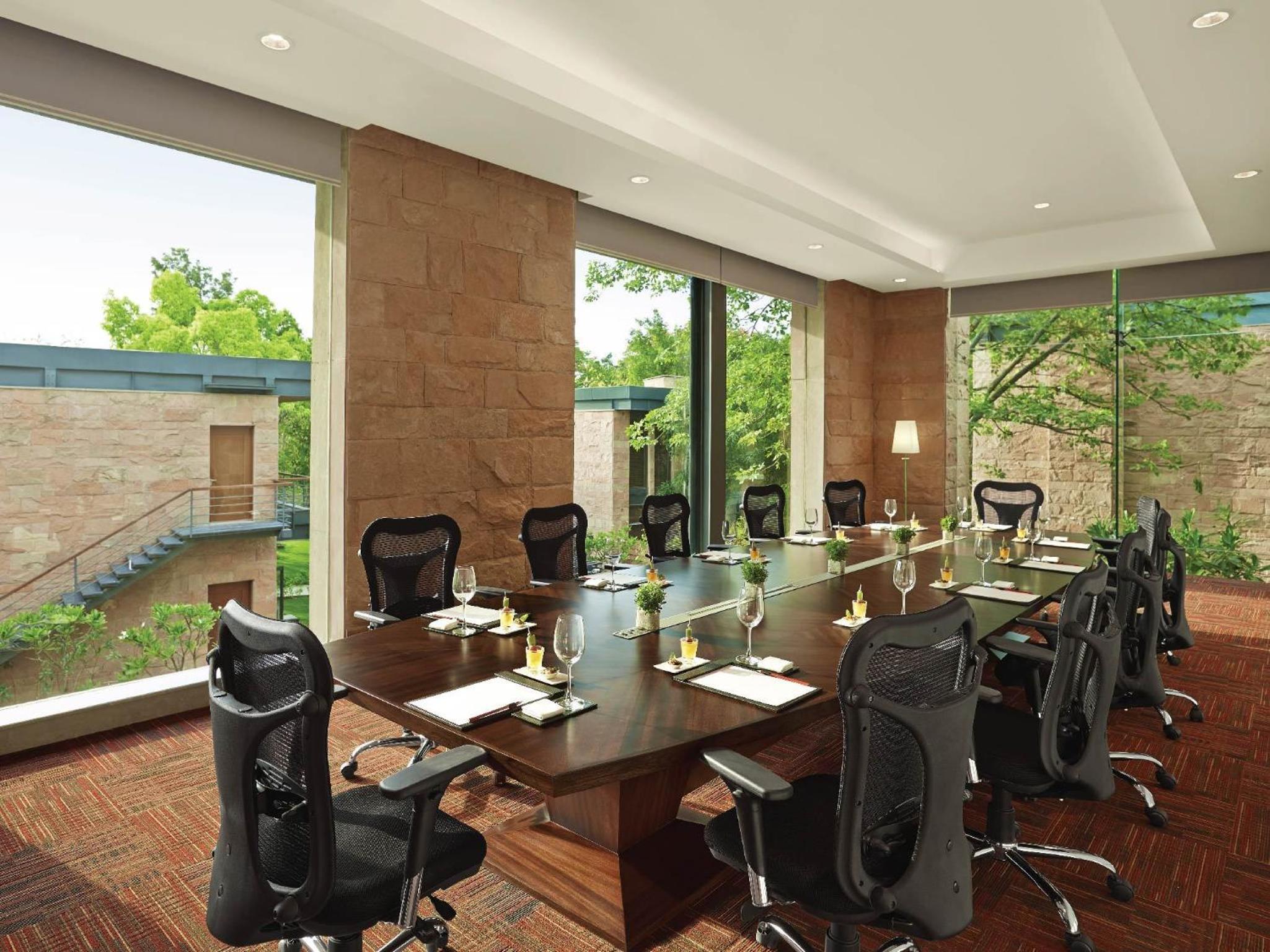 Taj Damdama Lake Resort & Spa, Gurugram