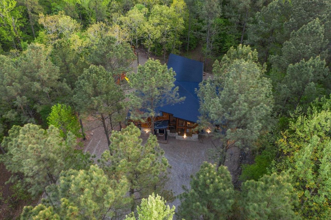 Brand NEW! Modern Luxury Family Cabin on a flowing creek in Broken Bow! view 5