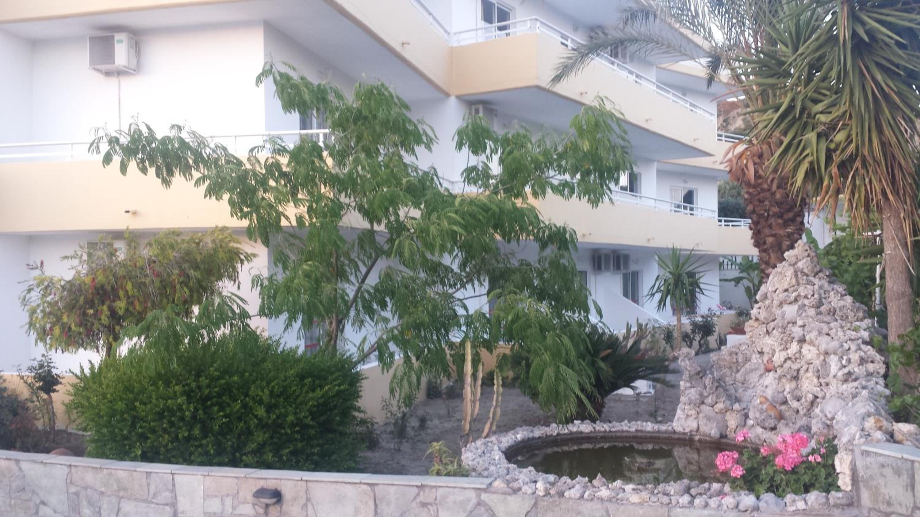 Hotel Summer Days - Image 1