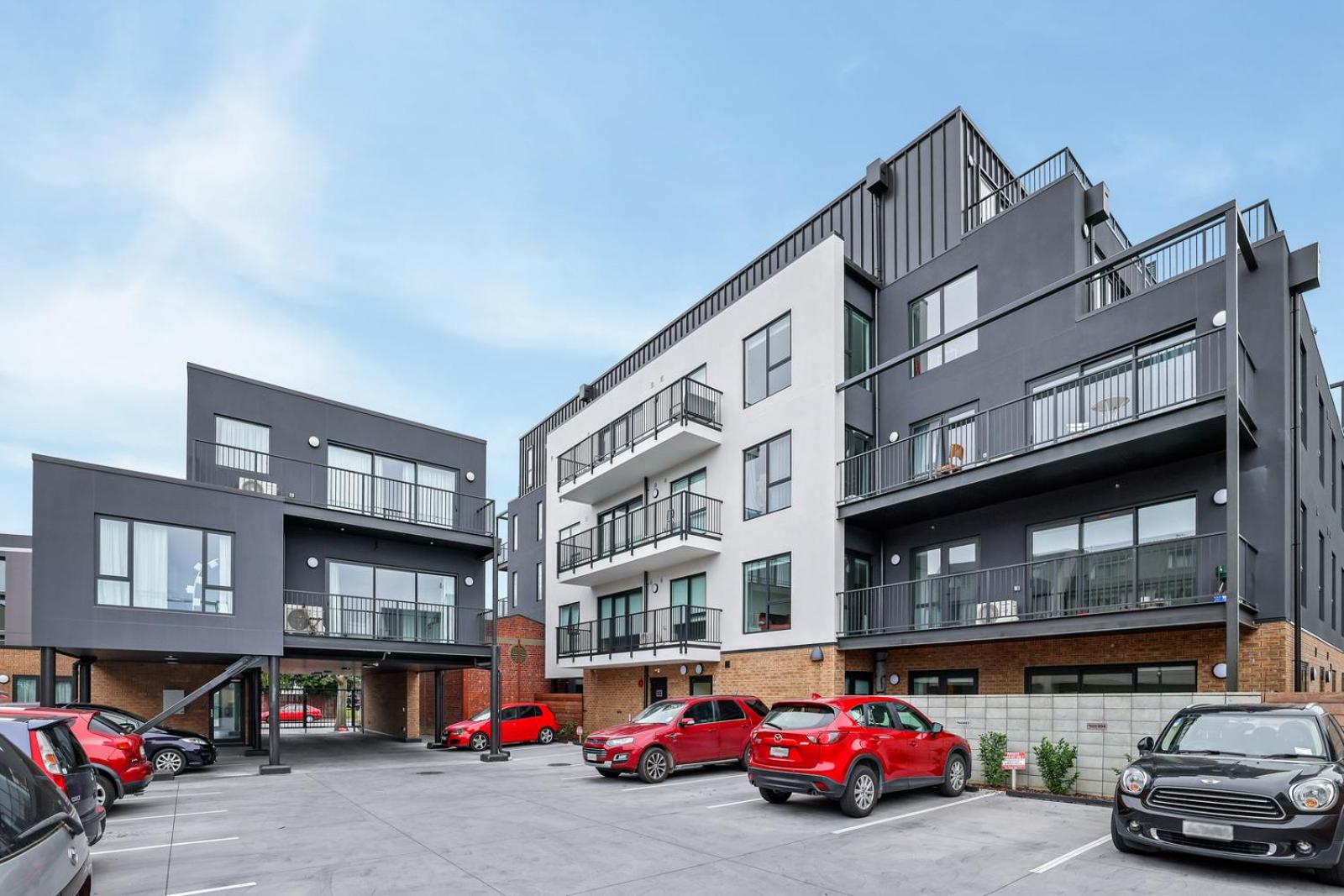 Barbadoes Beauty - Christchurch Holiday Apartment view 5