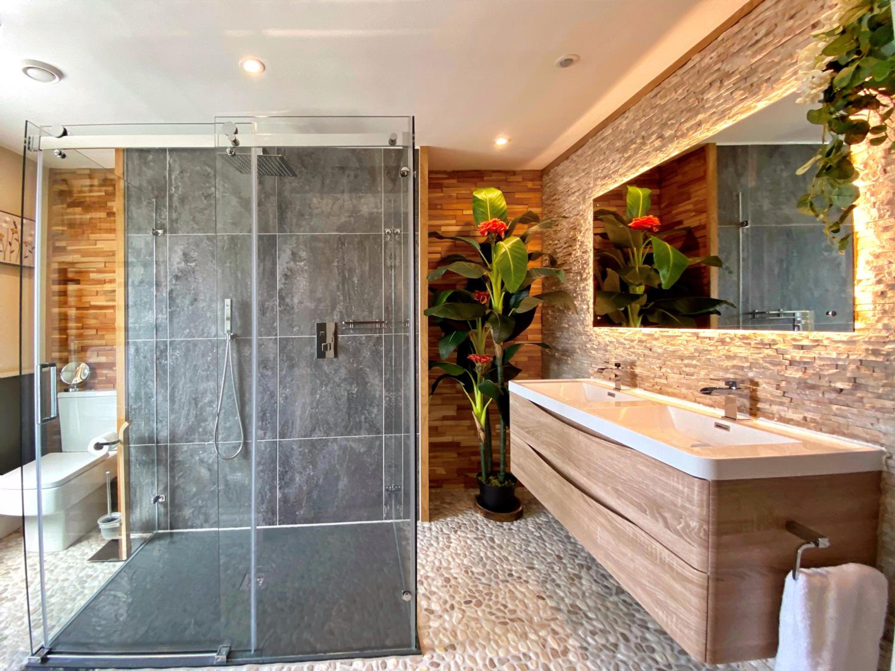Hambrook House Canterbury - NEW luxury guest house with ESPA Spa complex view 5