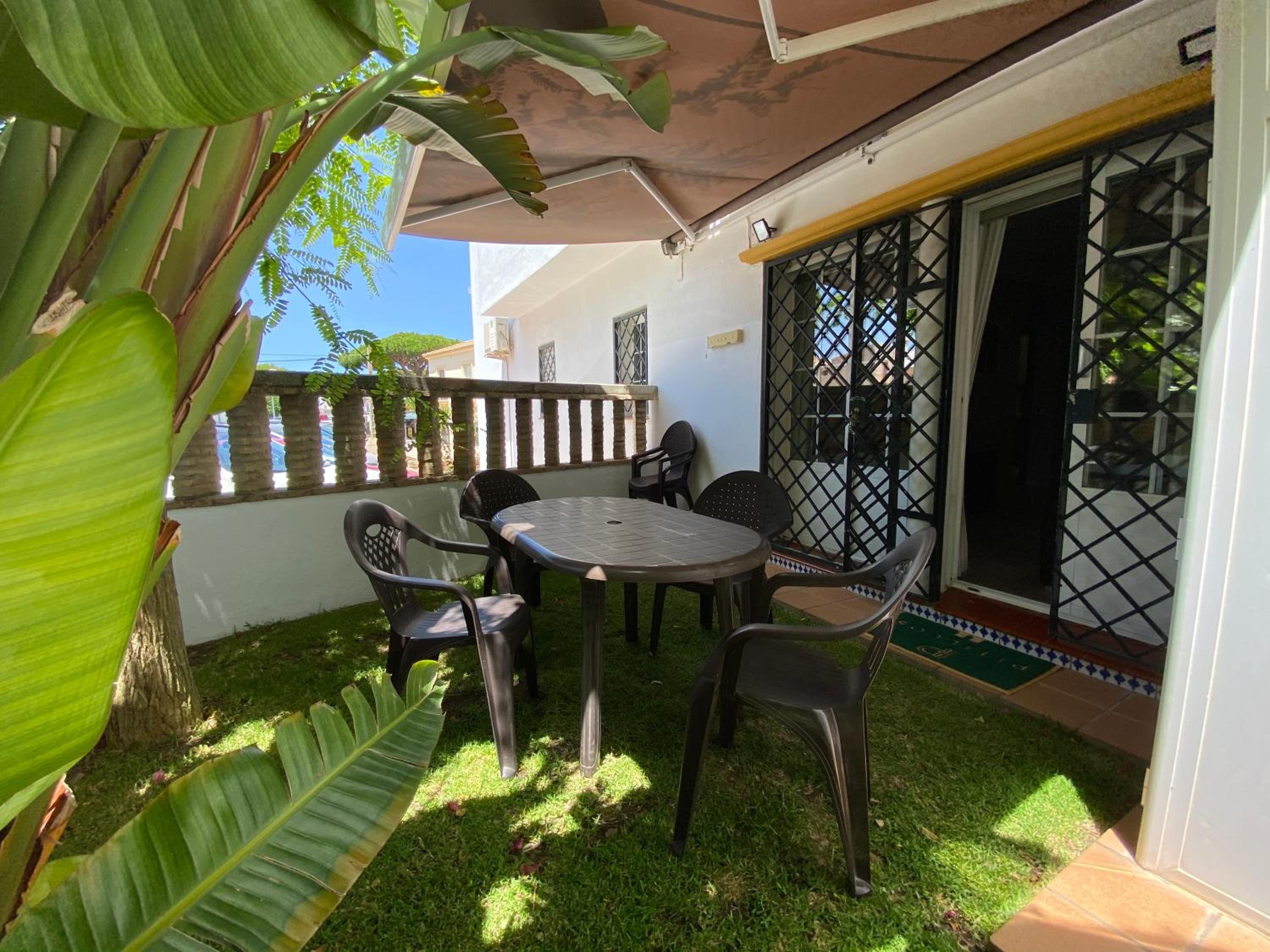 Chiclana de la Frontera Vacations - Apartamento Vip la Barrosa - Property Image 1