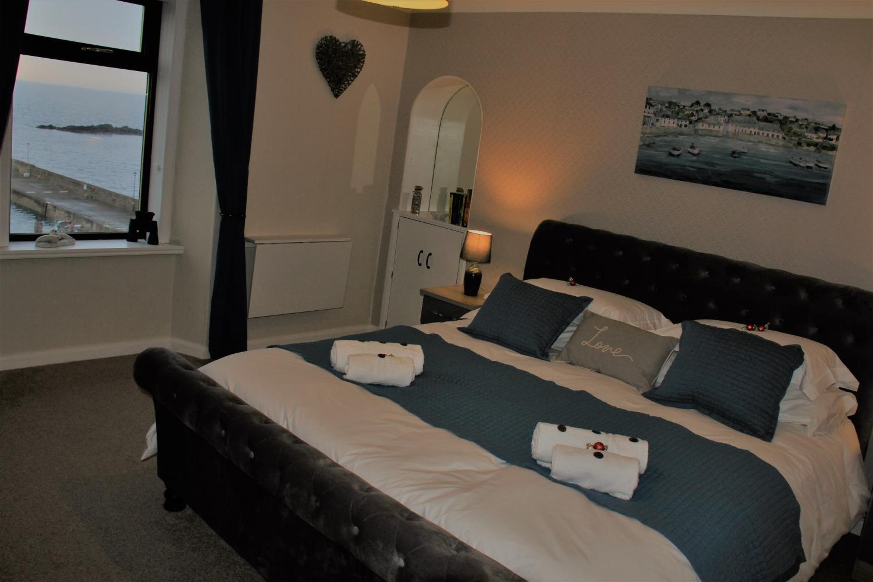 Bellevue Holiday Cottage view 2