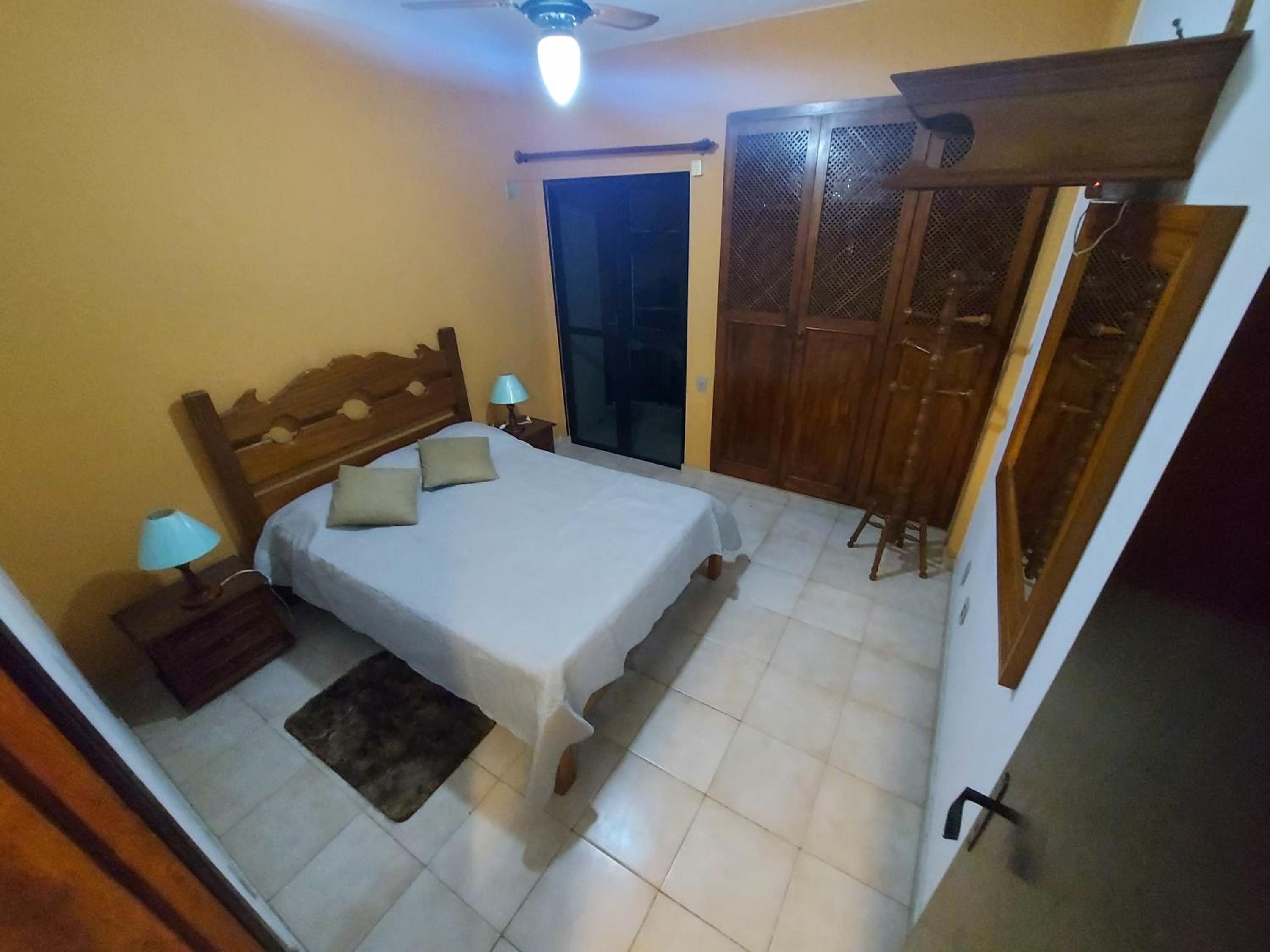 Hotel Apto 04 qtos, aconchegante, localizado em prédio frente Praia do Forte - Image 1