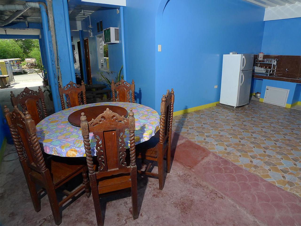 RAVARA NATIVIDAD PENSION HOUSE view 2