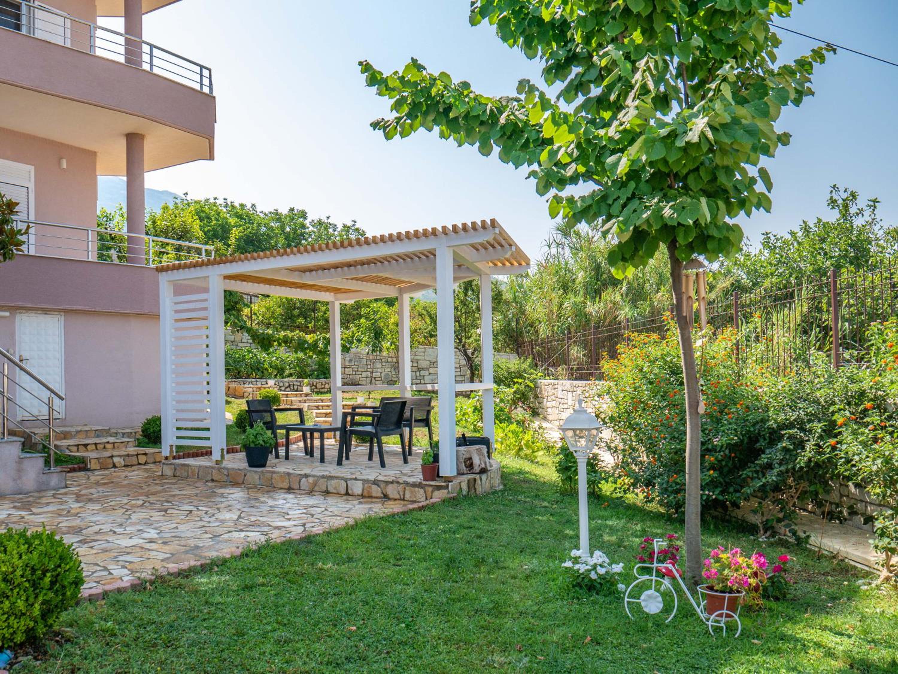 NYC Modern & Spacious Apartament 5 min from seaside photo 3