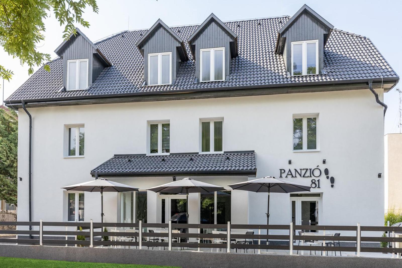 Hotel Panzió 81 - Image 1