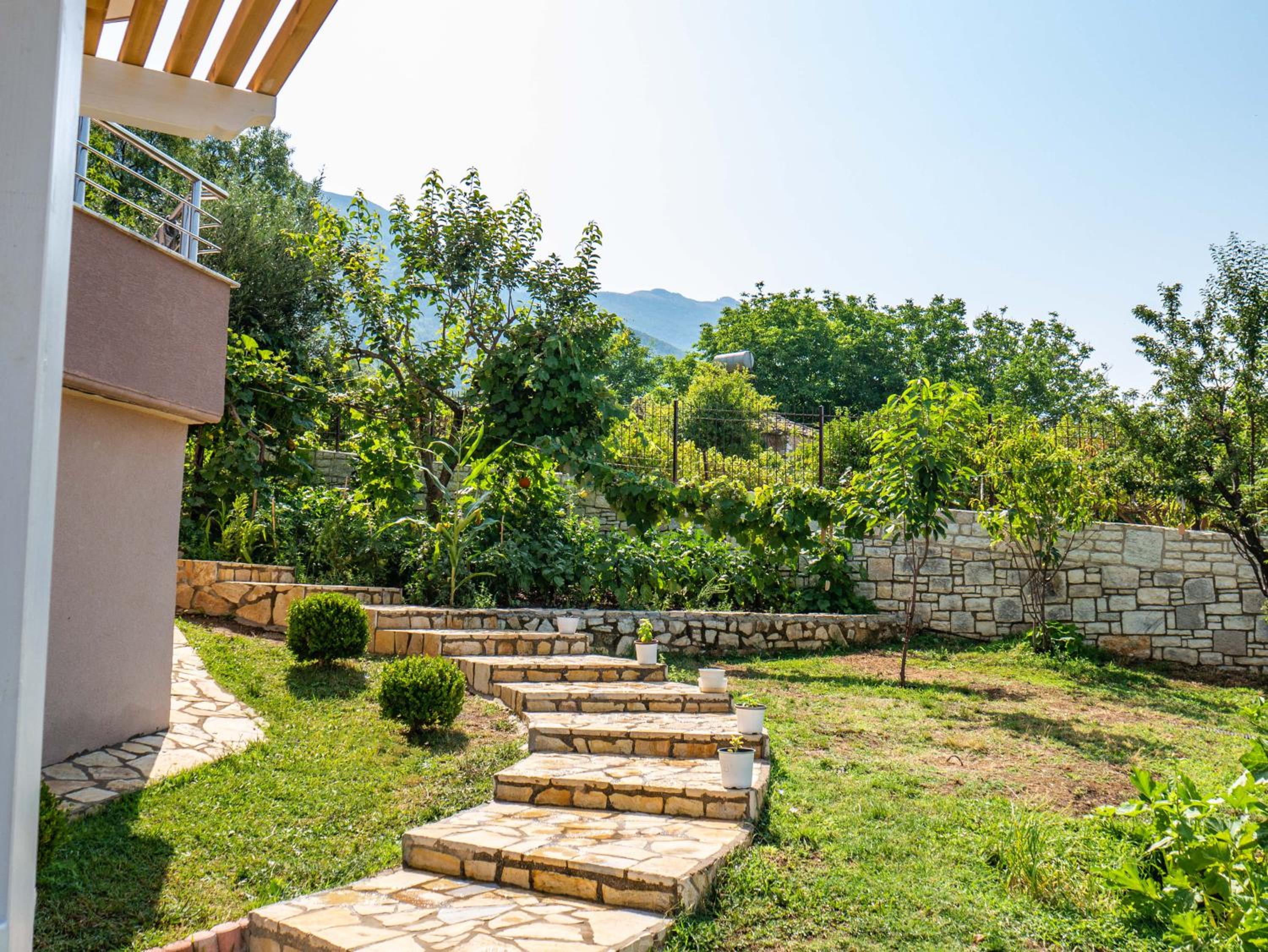 NYC Modern & Spacious Apartament 5 min from seaside photo 2