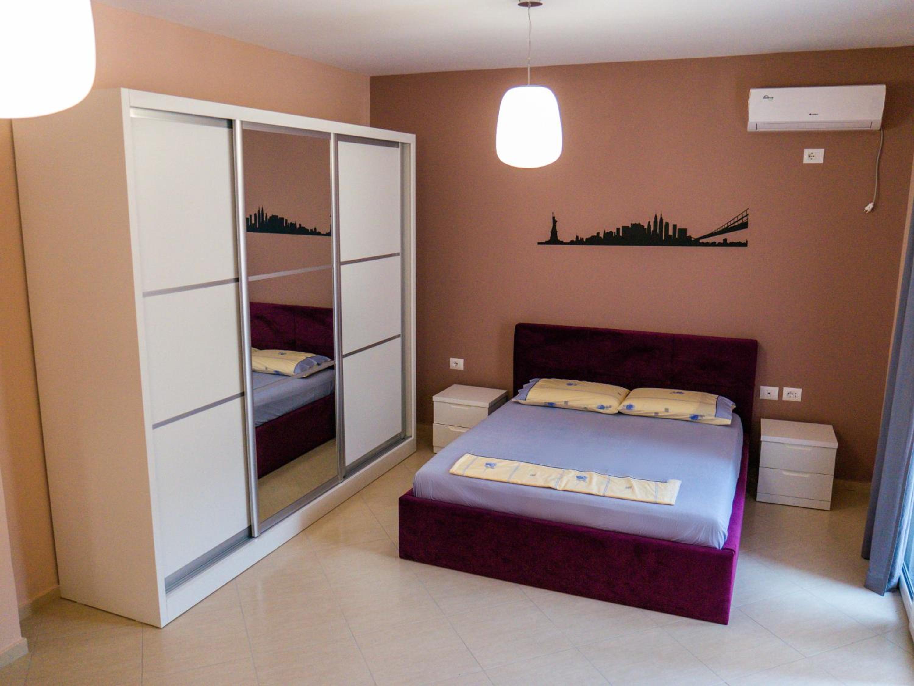 NYC Modern & Spacious Apartament 5 min from seaside photo 5