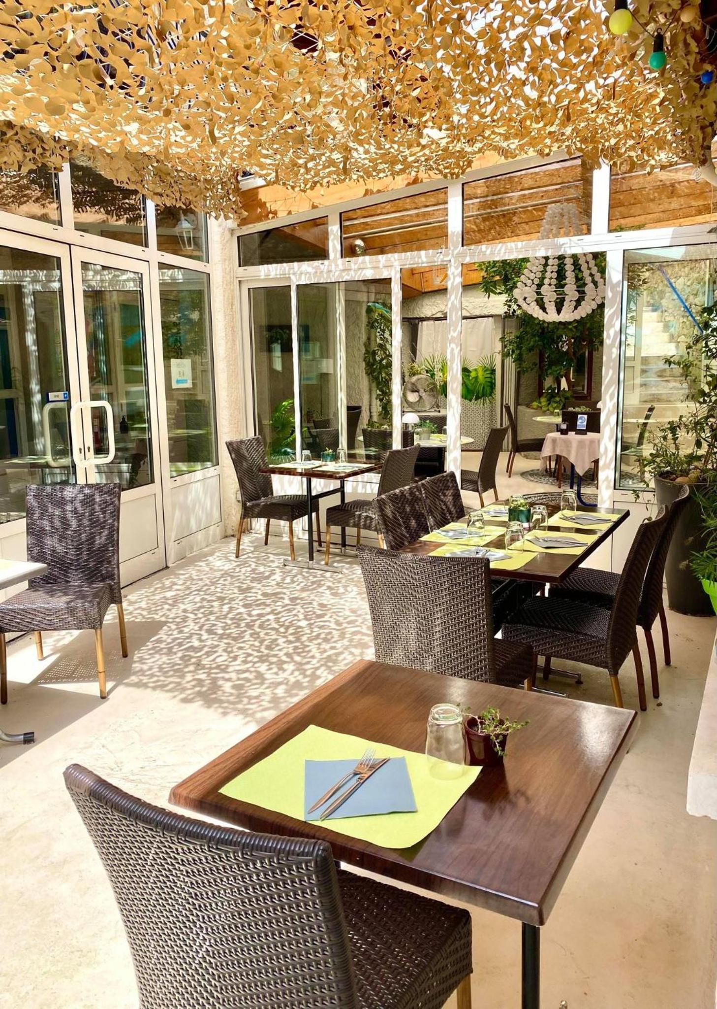 restaurant