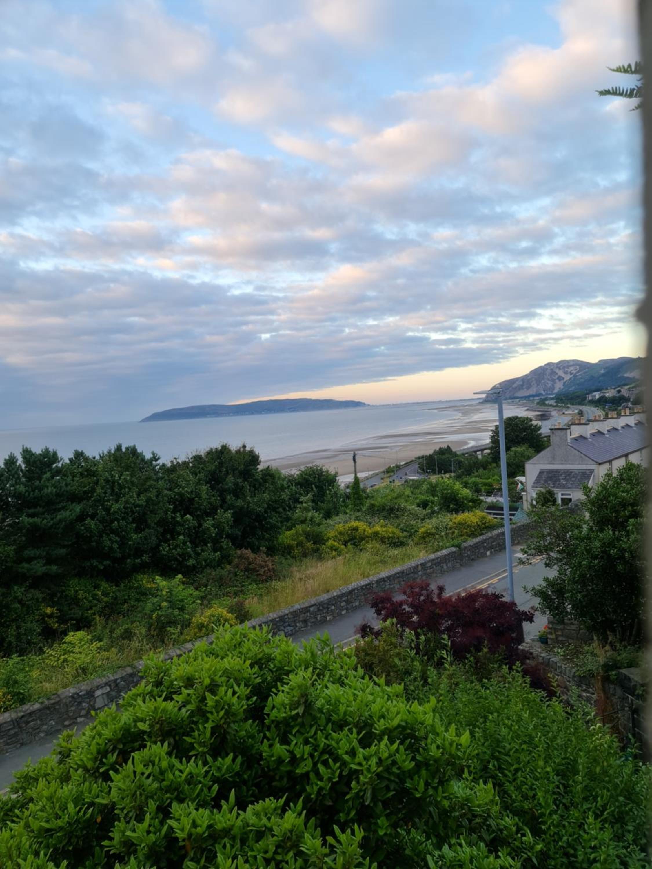 4Br Sea View Escape-Near Snowdonia& Coastal Trails view 5