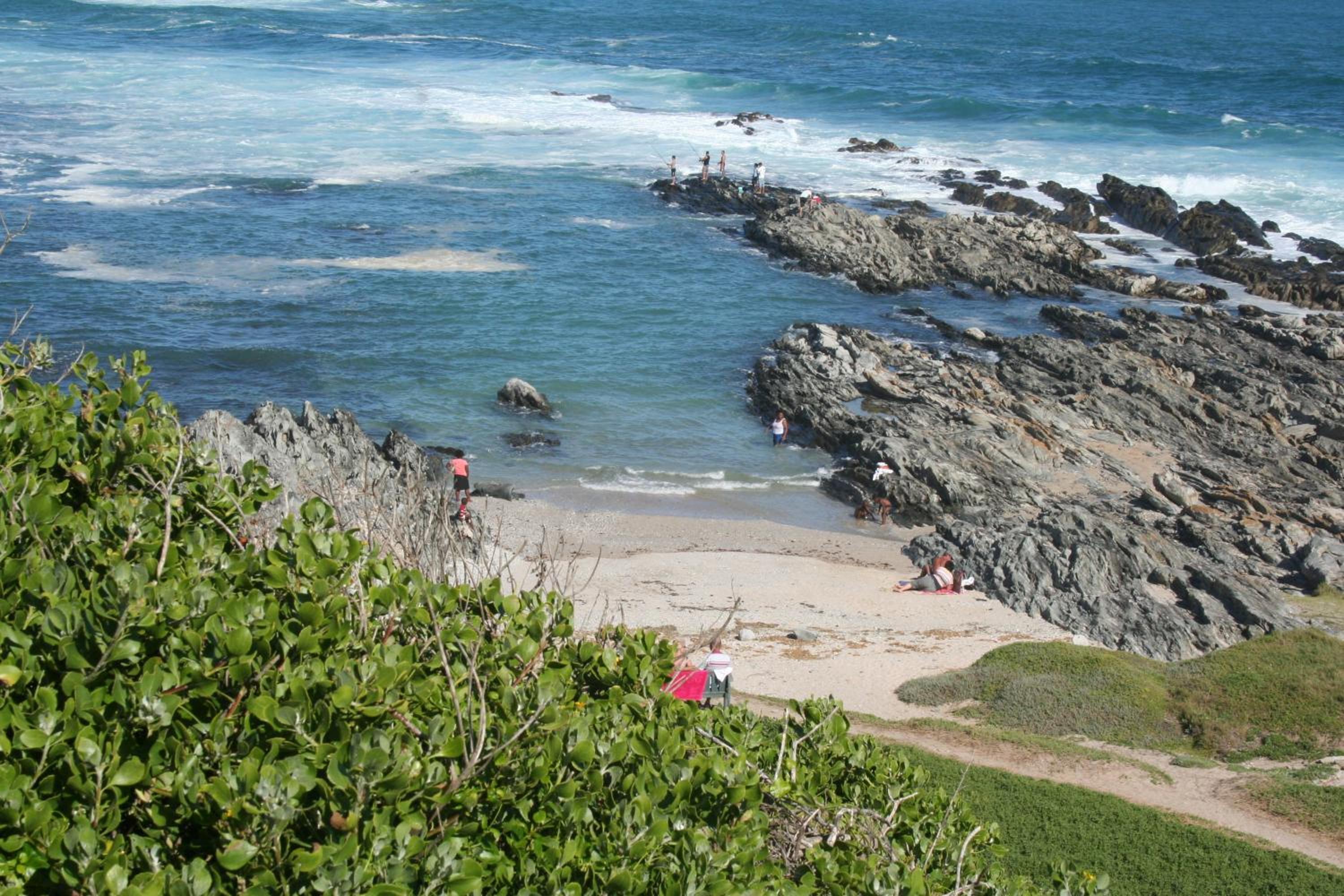 Pebbles Beach Cottage view 4