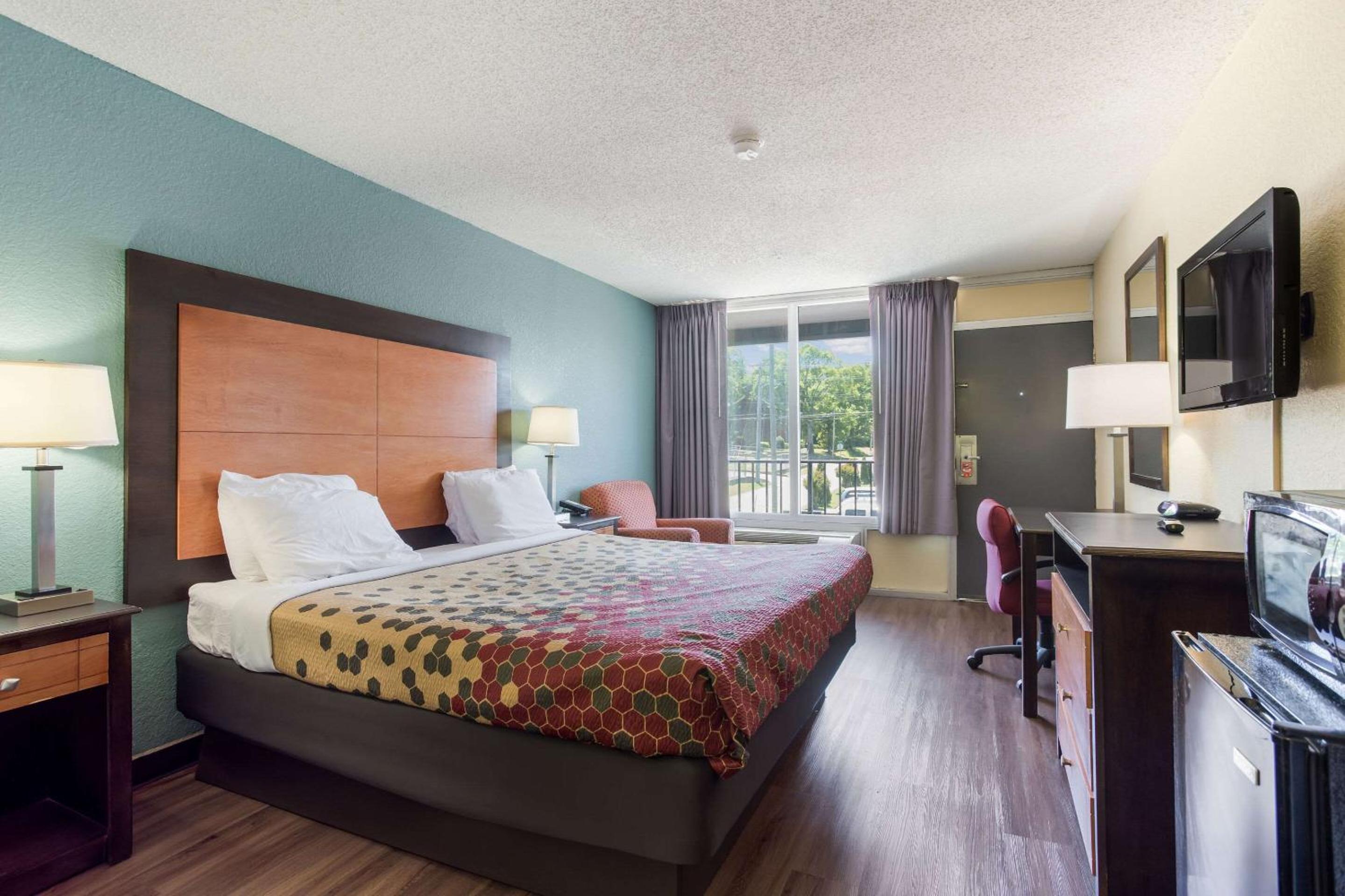 Econo Lodge Gallatin - Metro Nashville - Property Image 18