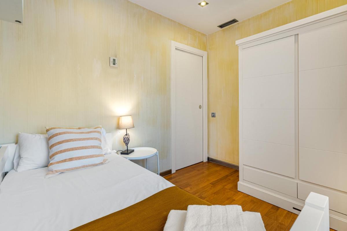Lodging Apartments Beach Penthouse near center with pool