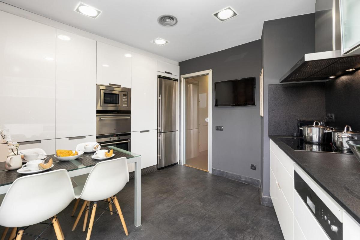 Lodging Apartments Beach Penthouse near center with pool