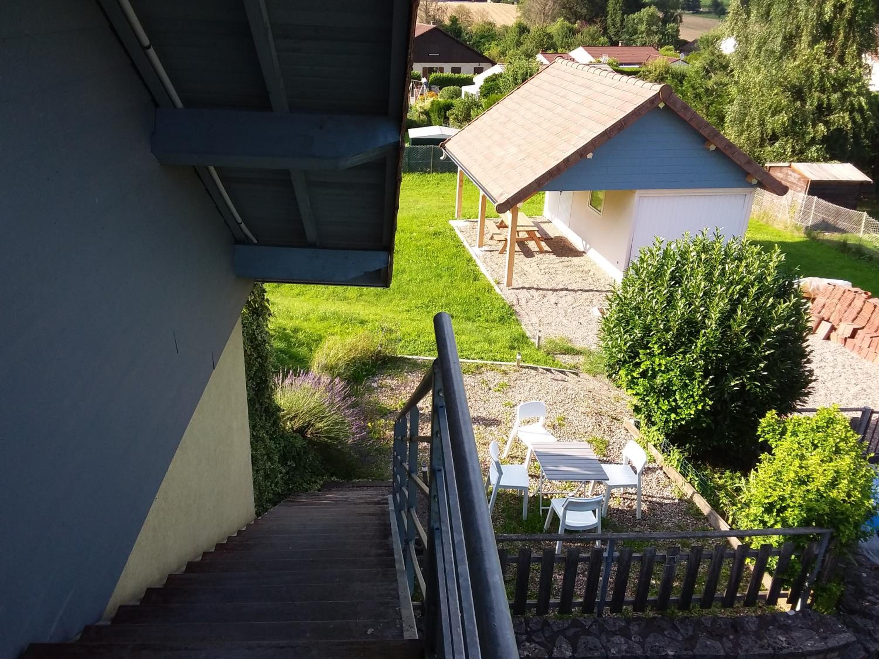 Photo 10