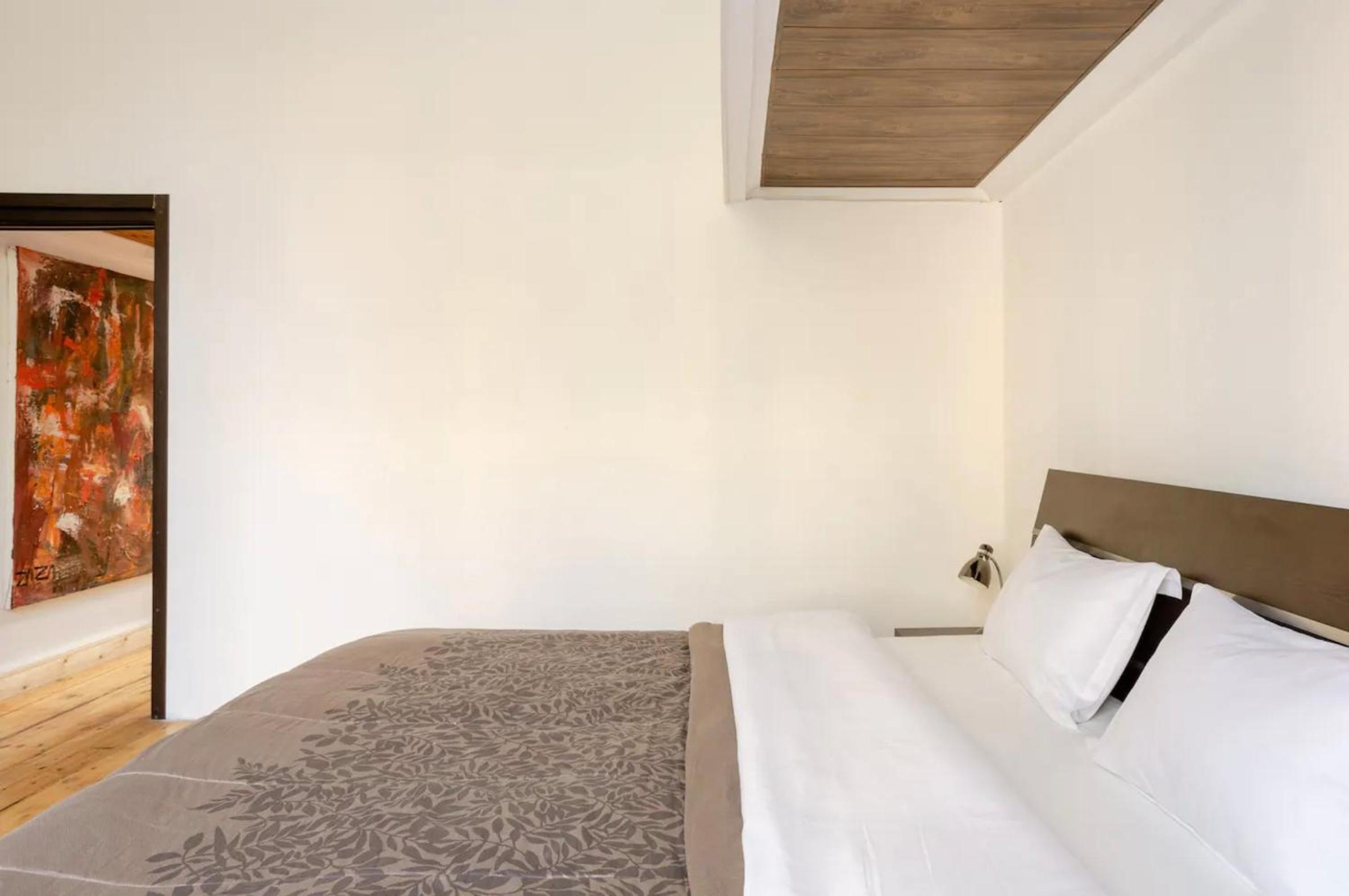 lovely Dulcet Loft In Center Of Rustaveli view 3