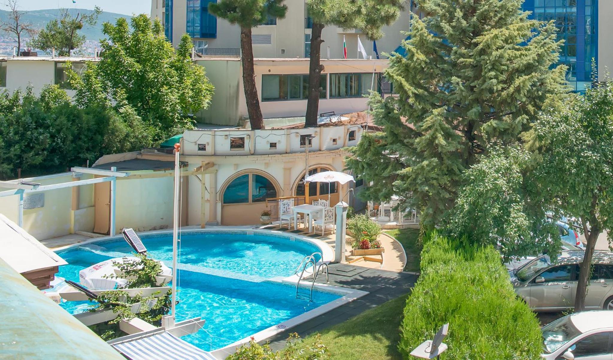 Top-located Beach Apartment with Balcony