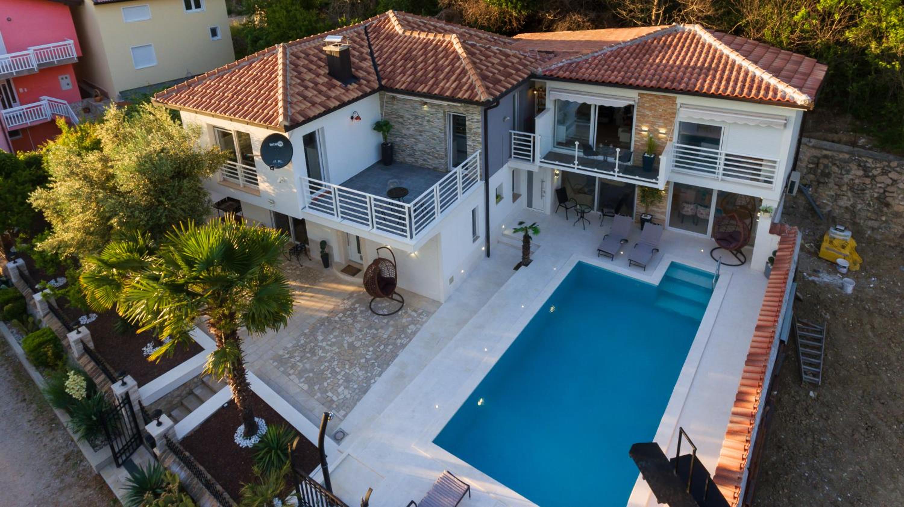 Villa Nar view 4