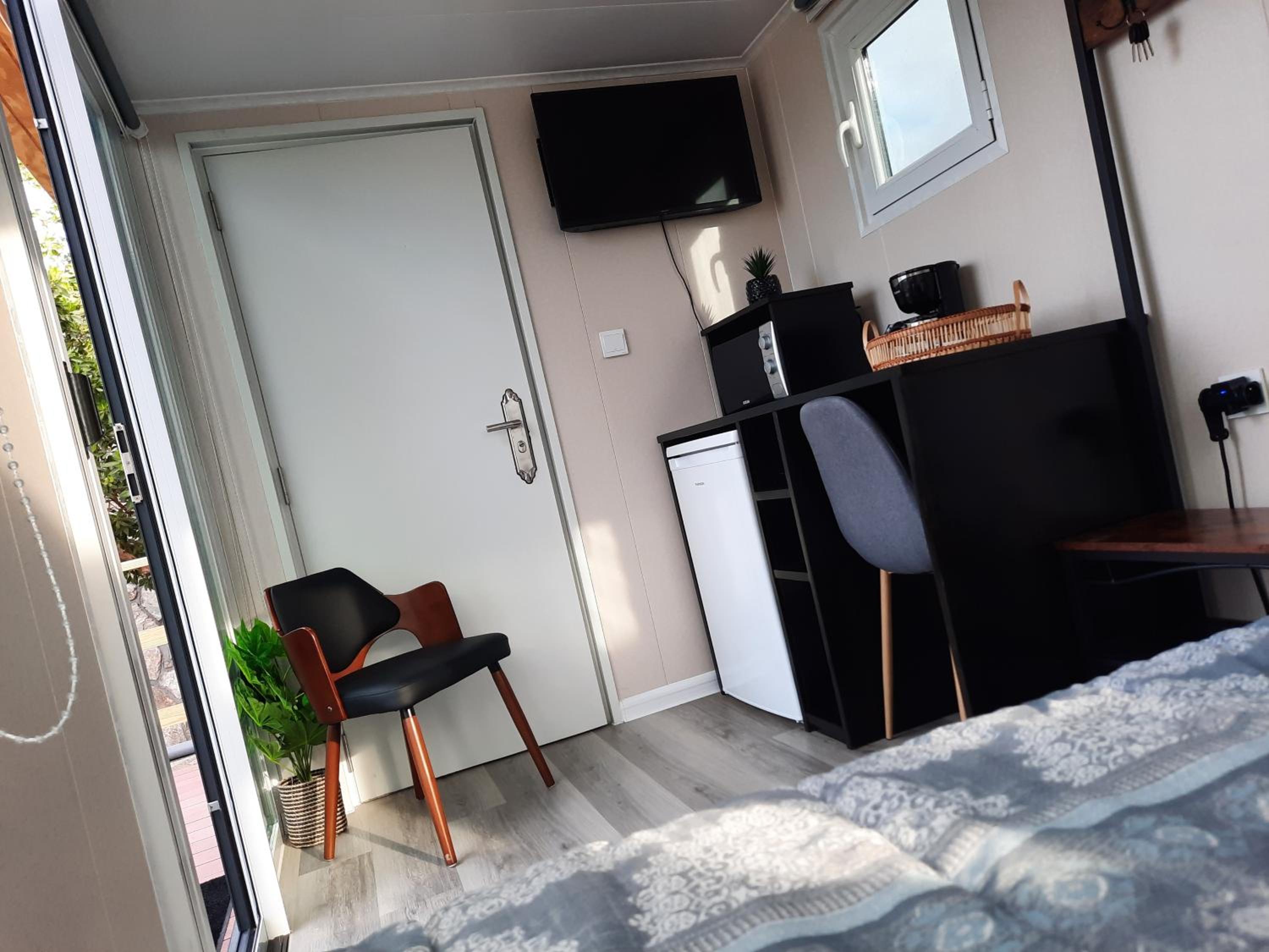 Photo 18