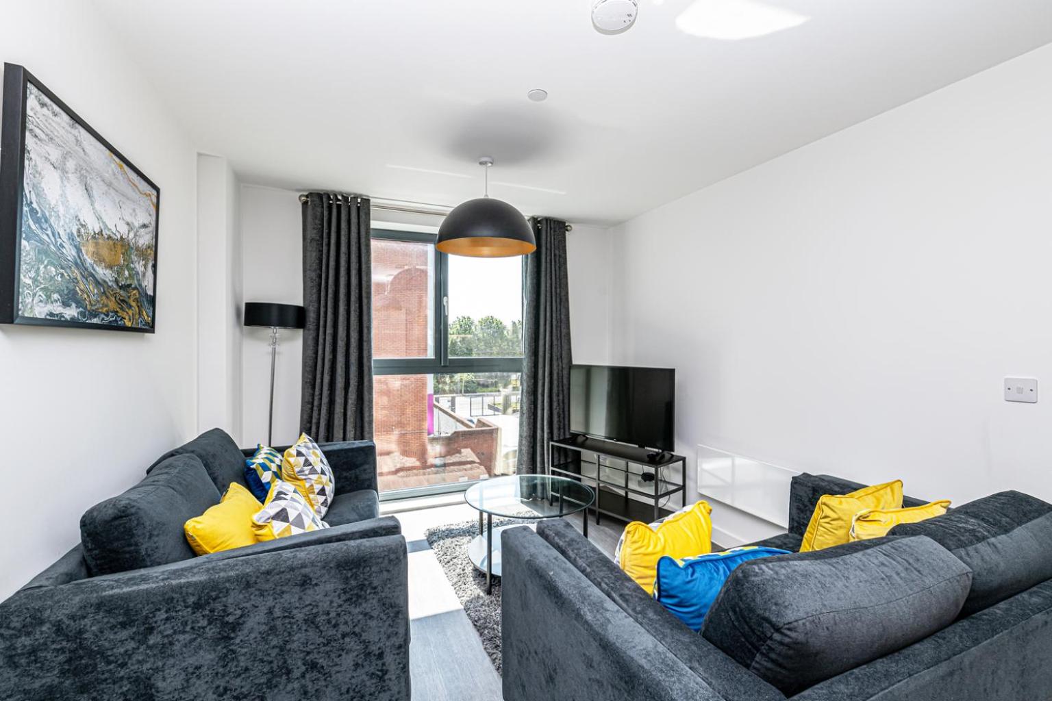 Insignia Apartments by Guestz view 3
