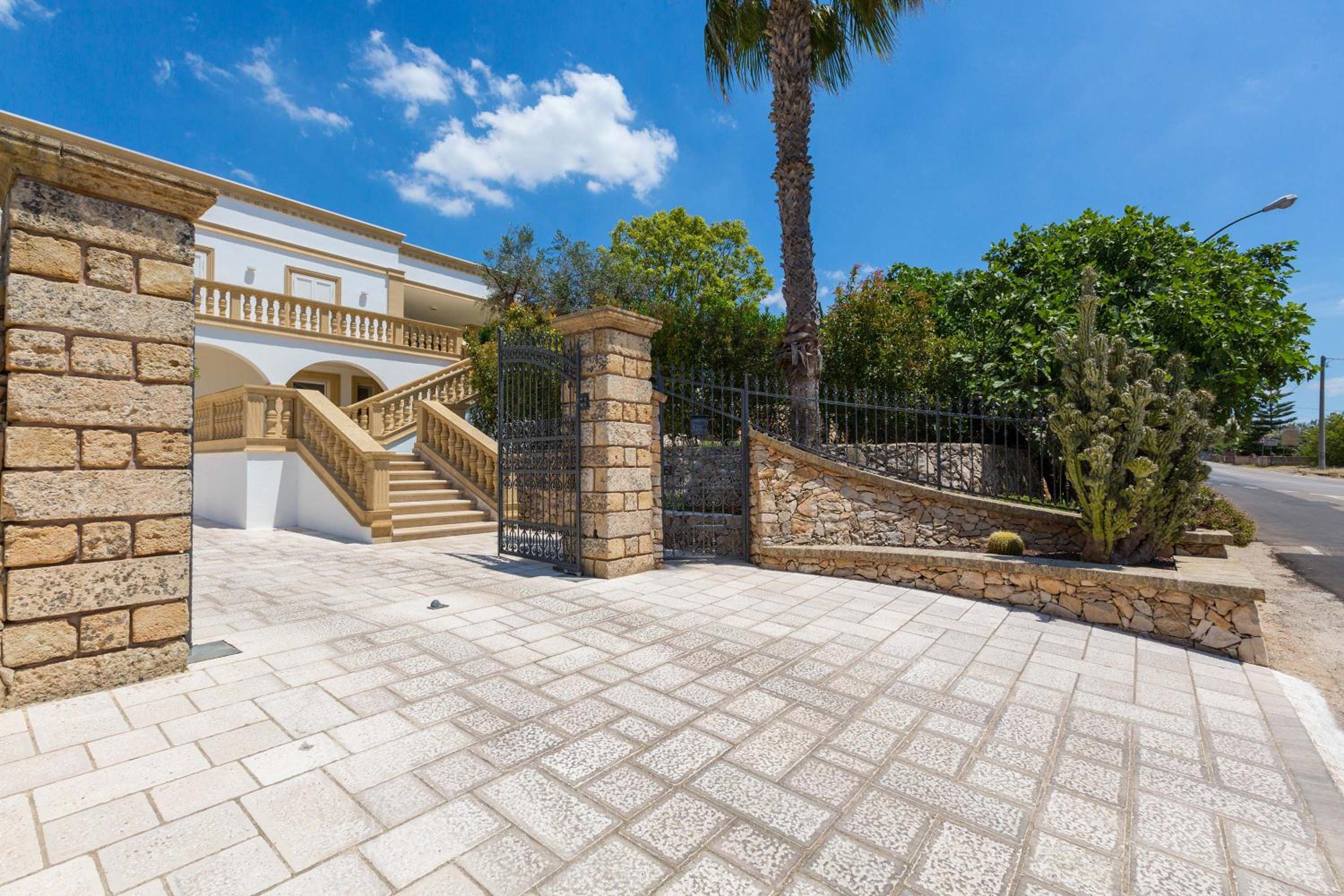 Villa Loran by Perle di Puglia