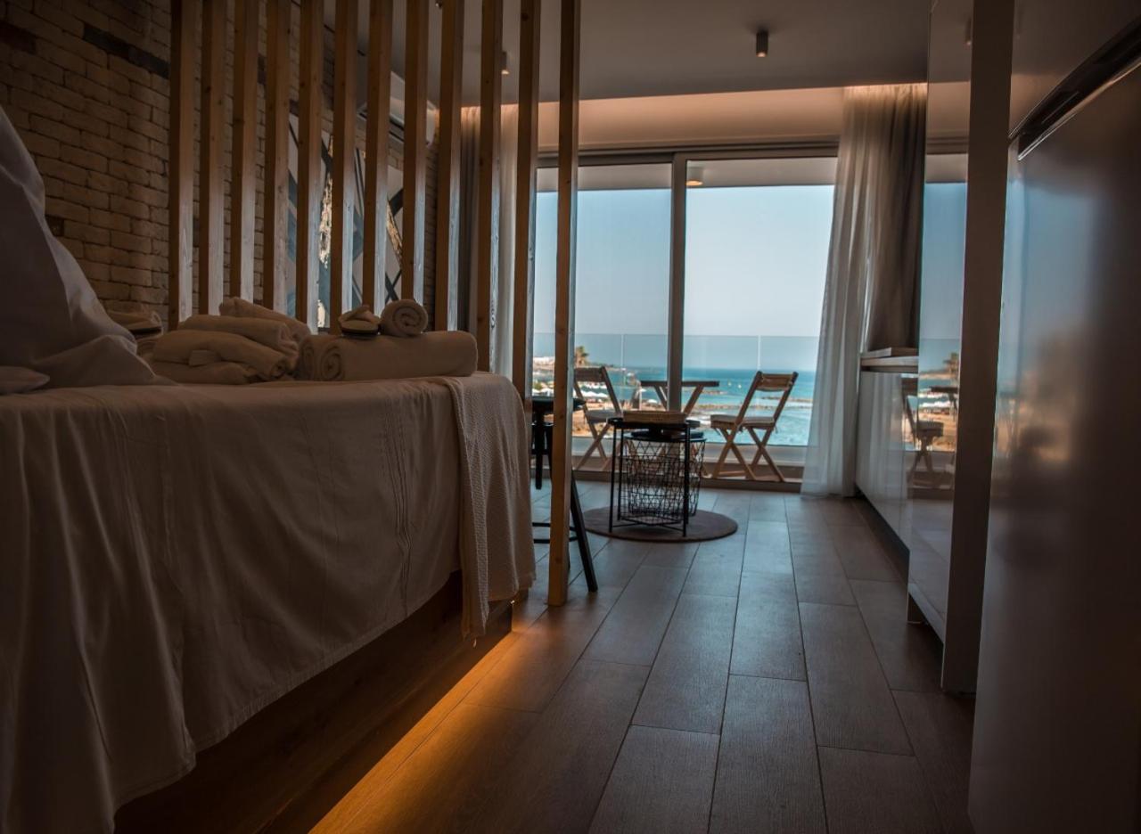 COSea Living: SeaSide Luxury Suite in Harbour 107A view 3