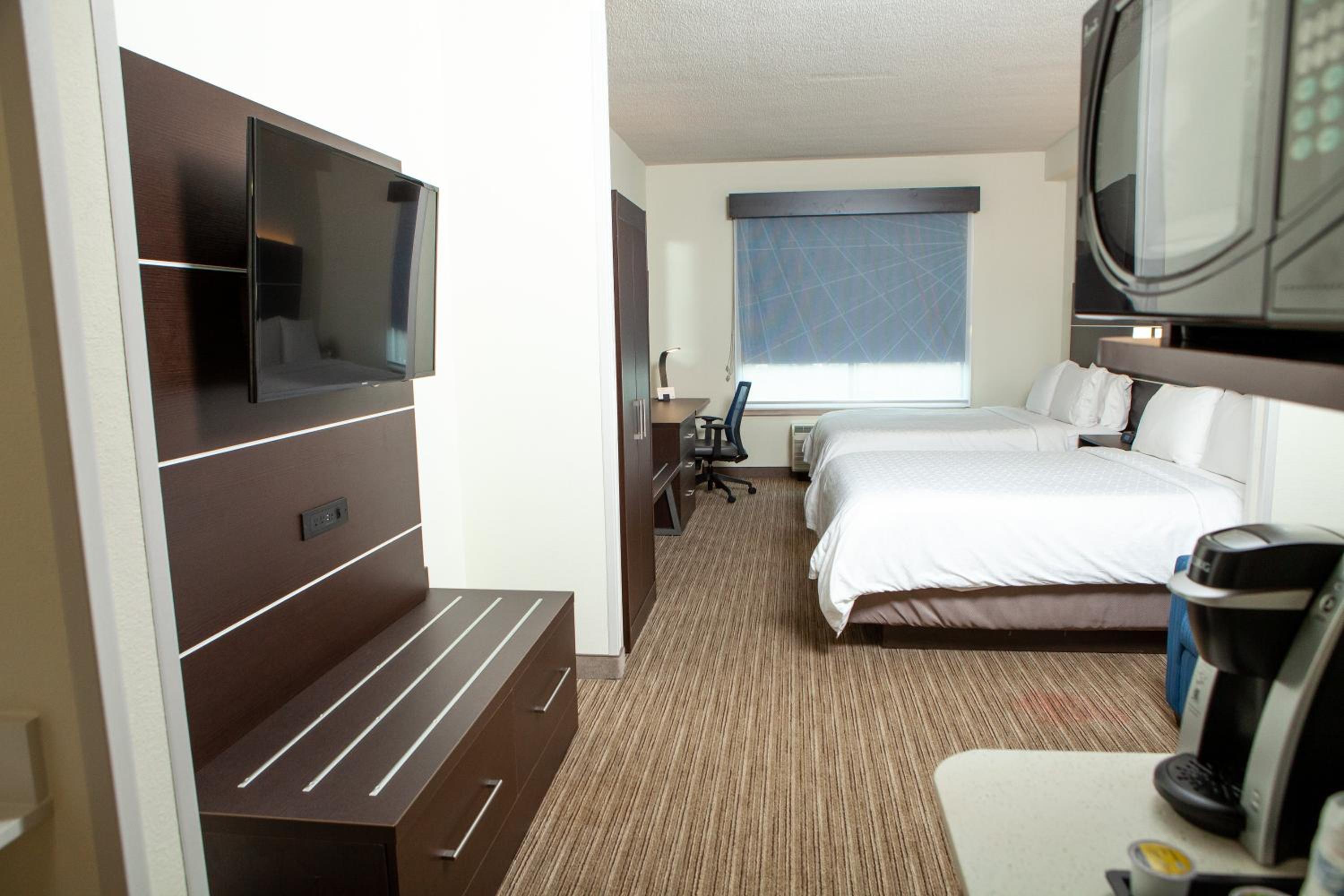 Gadsden Vacations - Holiday Inn Express Hotel  Suites- Gadsden, an IHG Hotel - Property Image 36