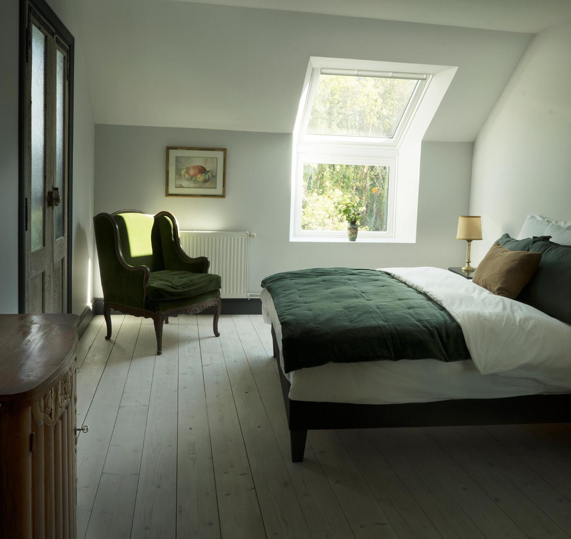 The Riverhouse, magical house with garden by the river Seine view 2